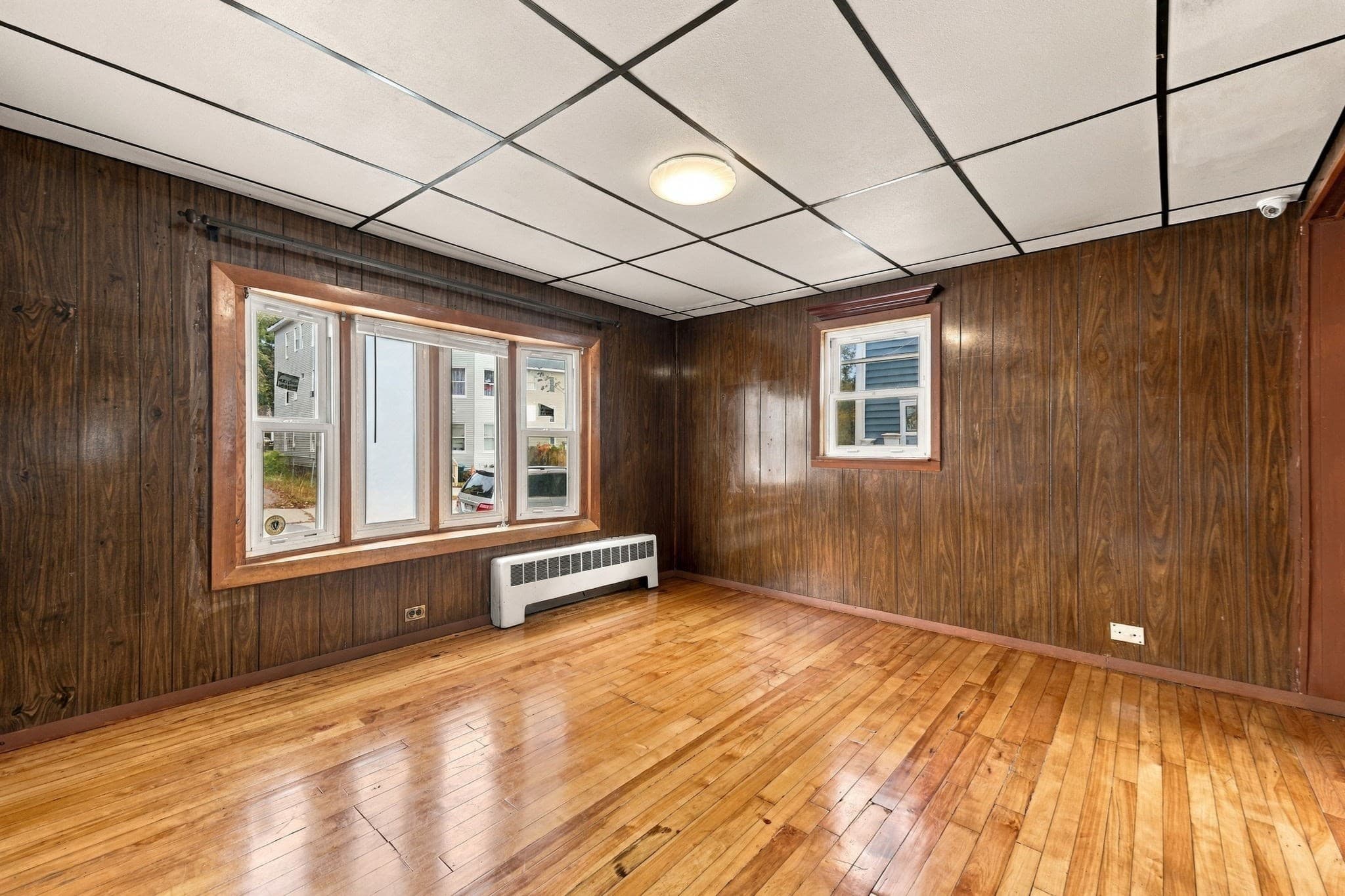 Single Family Residence at 125 Maywood St, Worcester MA 01603, Worcester, photo 17 of 42