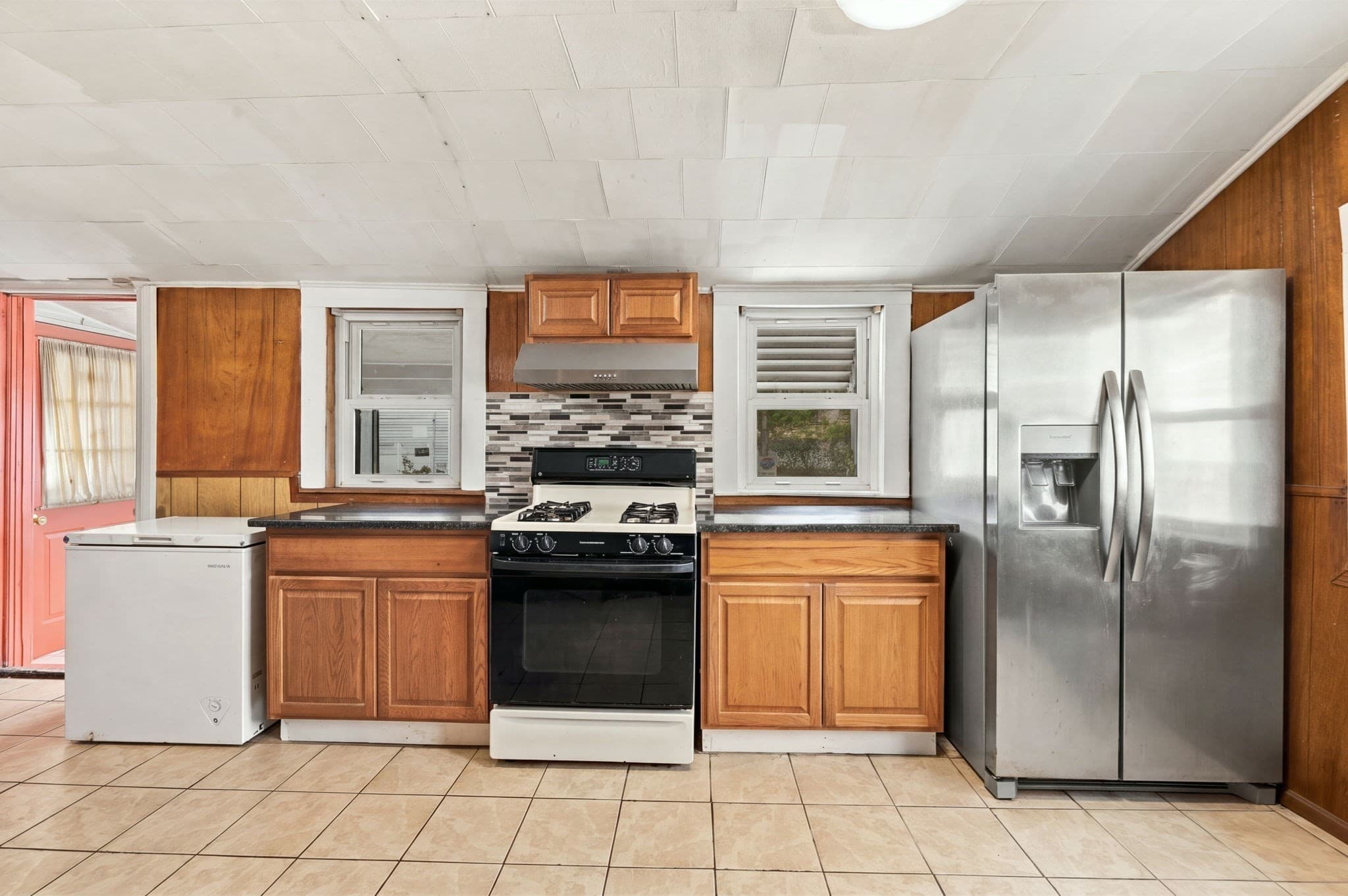 Single Family Residence at 125 Maywood St, Worcester MA 01603, Worcester, photo 12 of 42