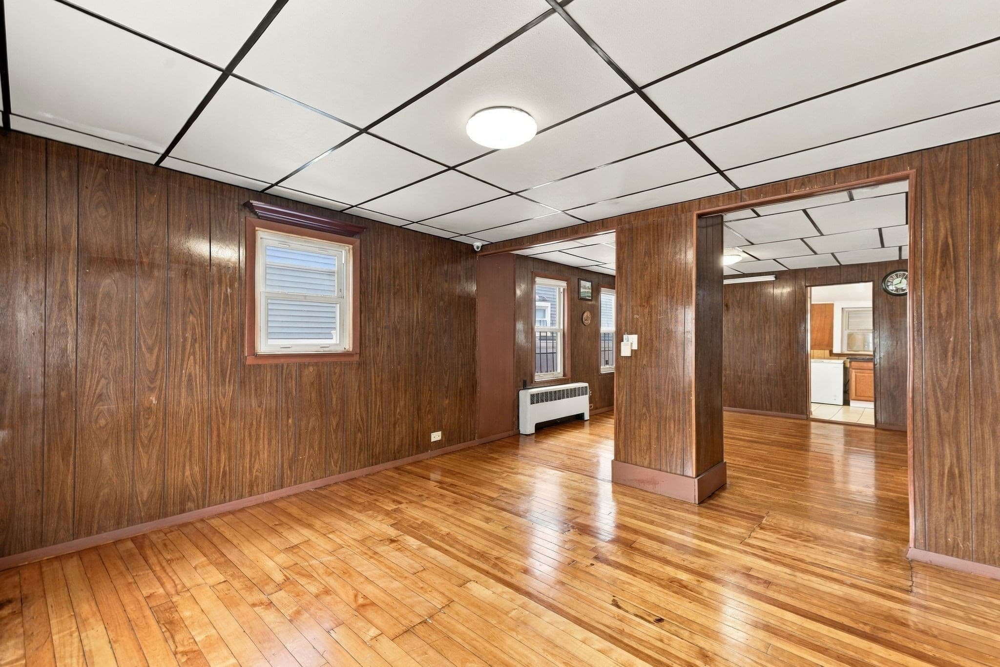 Single Family Residence at 125 Maywood St, Worcester MA 01603, Worcester, photo 7 of 42