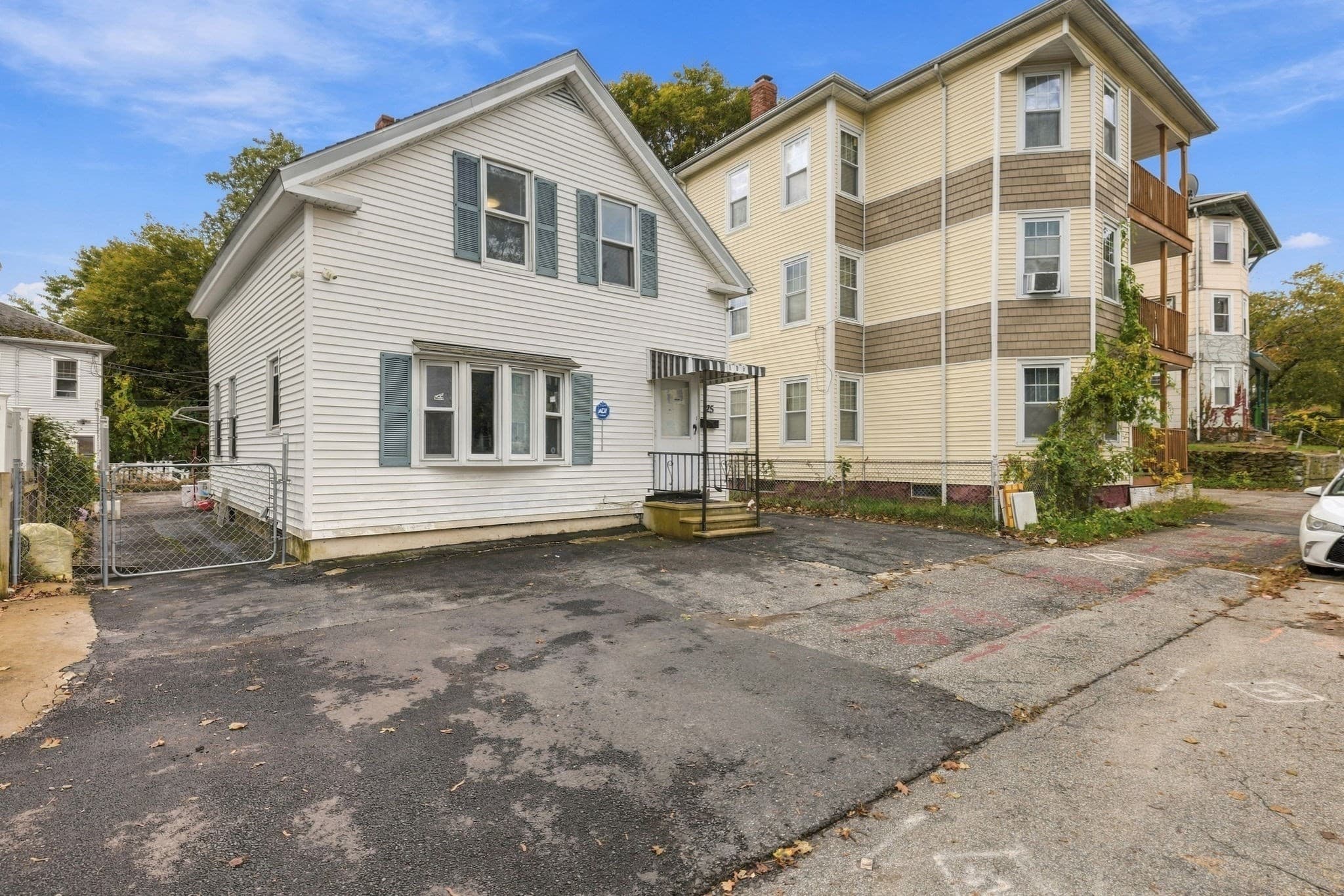 Single Family Residence at 125 Maywood St, Worcester MA 01603, Worcester, photo 3 of 42