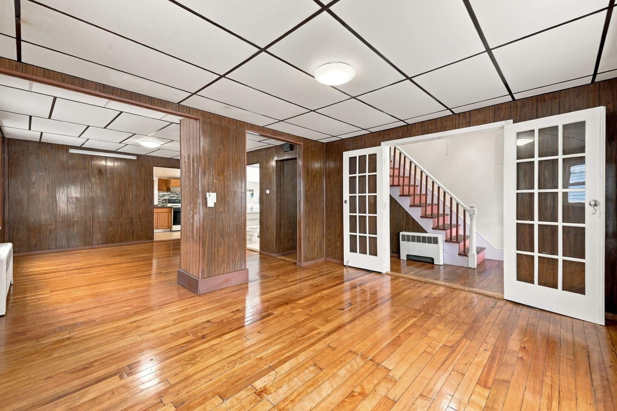 Single Family Residence at 125 Maywood St, Worcester MA 01603, Worcester, photo 5 of 42