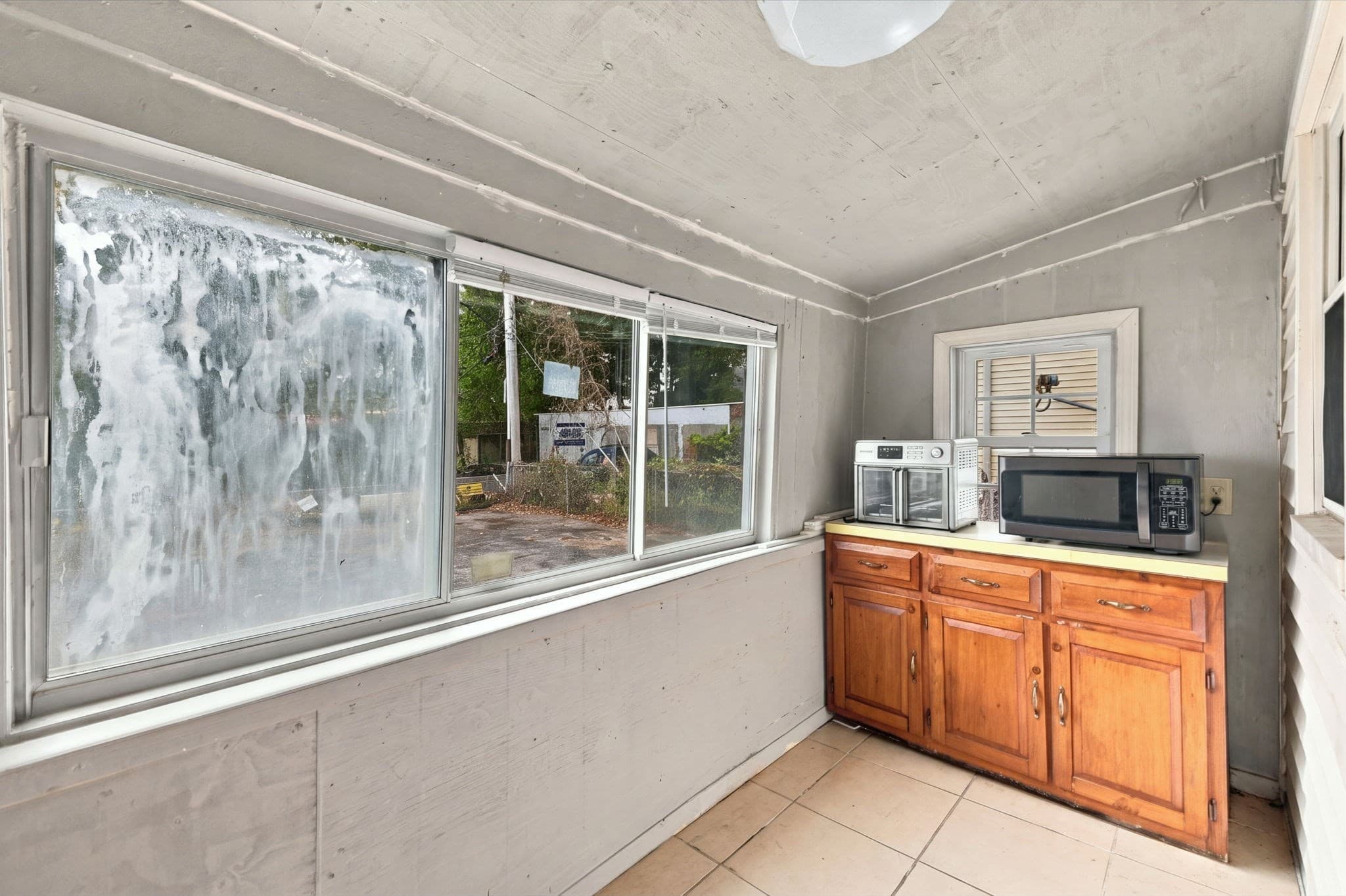 Single Family Residence at 125 Maywood St, Worcester MA 01603, Worcester, photo 41 of 42