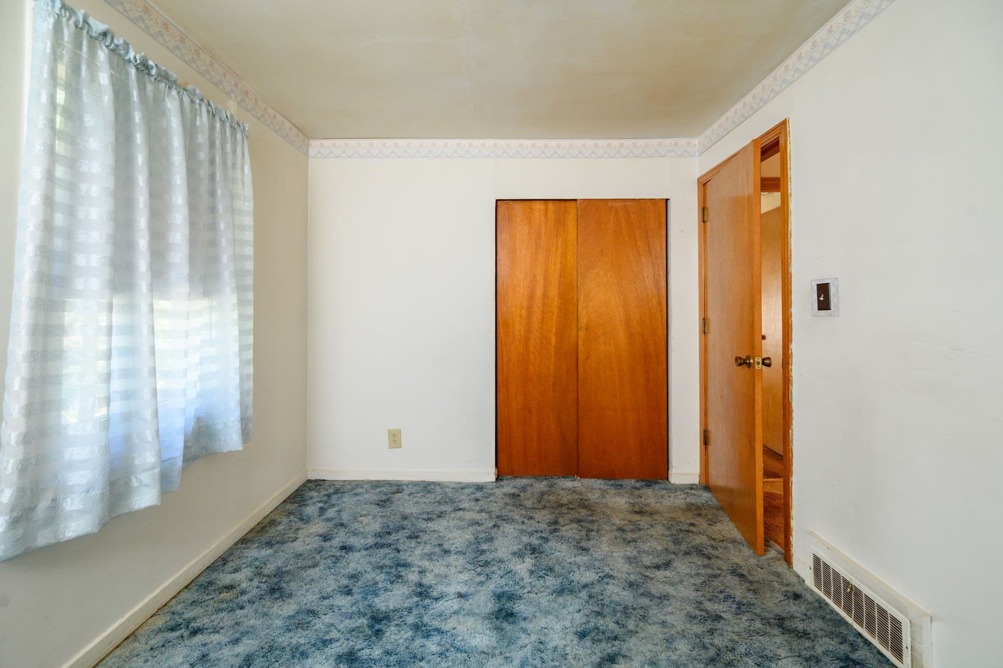 Single Family Residence at 13 Hemlock Rd, Hingham MA 02043, Hingham, photo 13 of 33