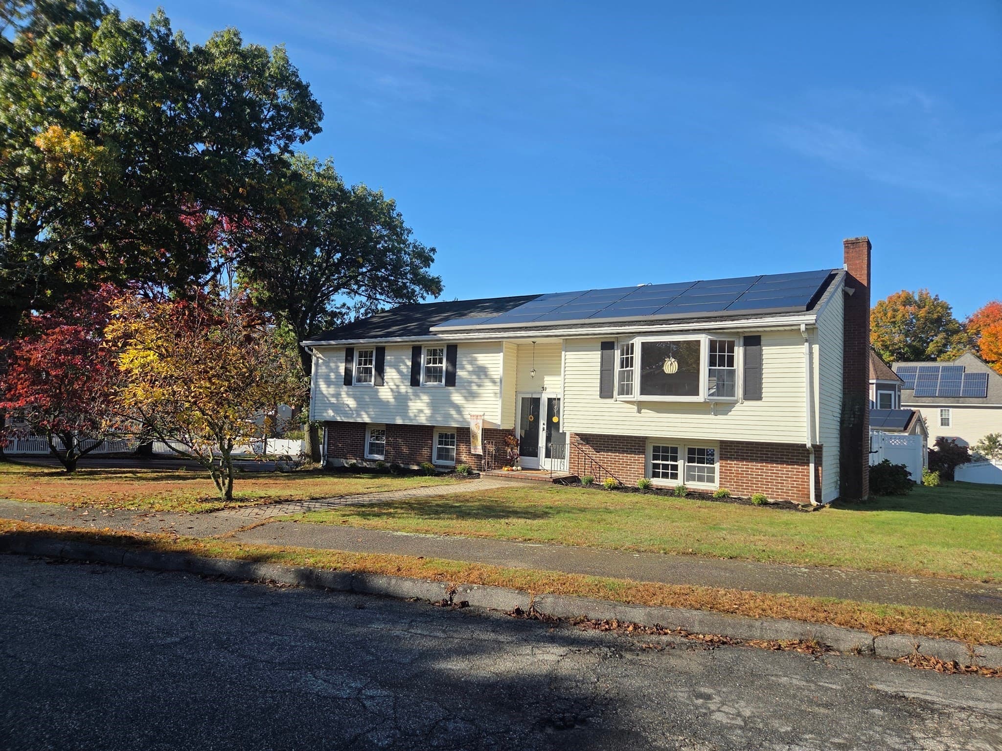 Single Family Residence at 31 Towne Crest Drive, Stoneham MA 02180, Stoneham, photo 2 of 42