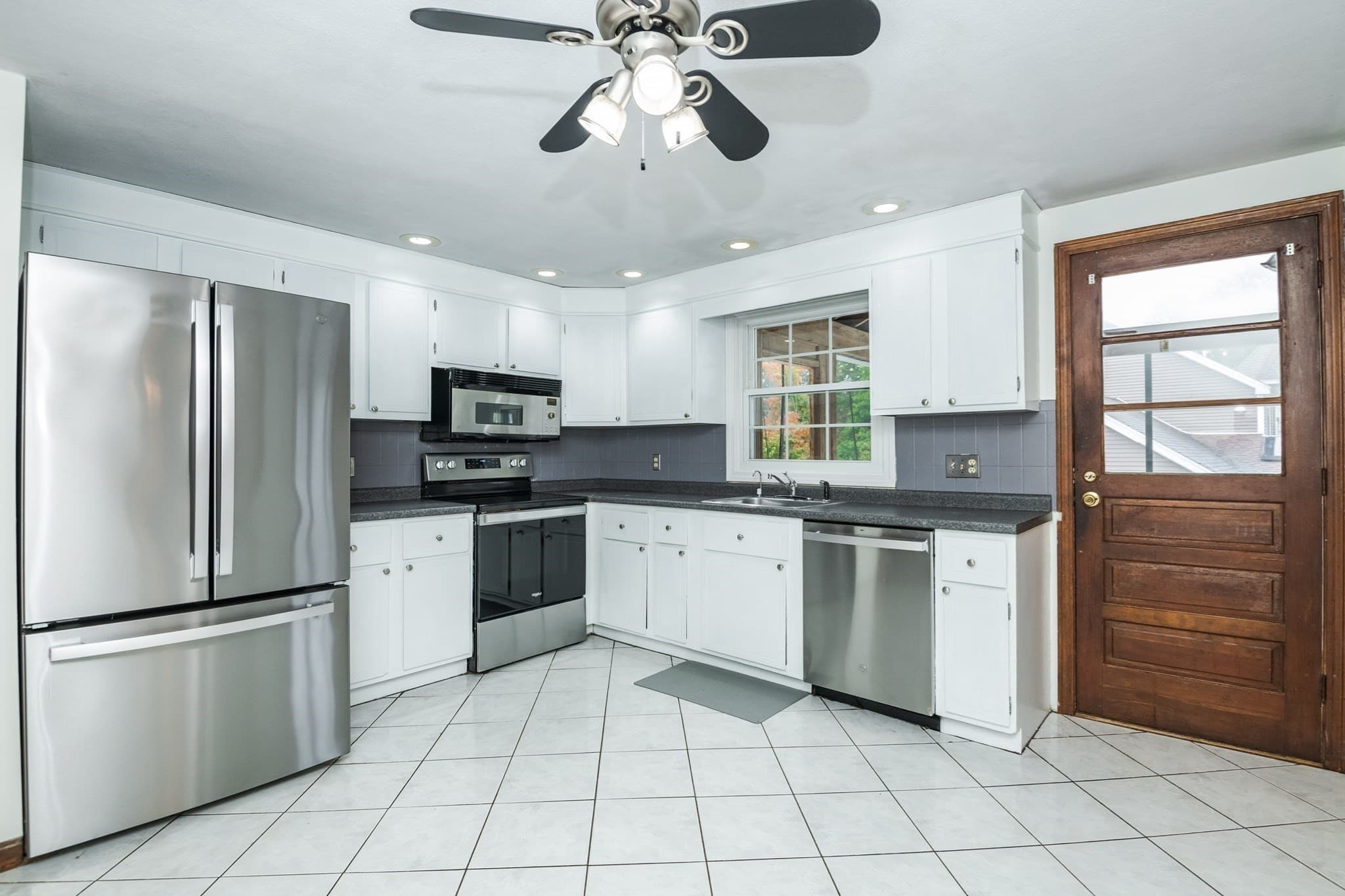 Single Family Residence at 31 Towne Crest Drive, Stoneham MA 02180, Stoneham, photo 17 of 42