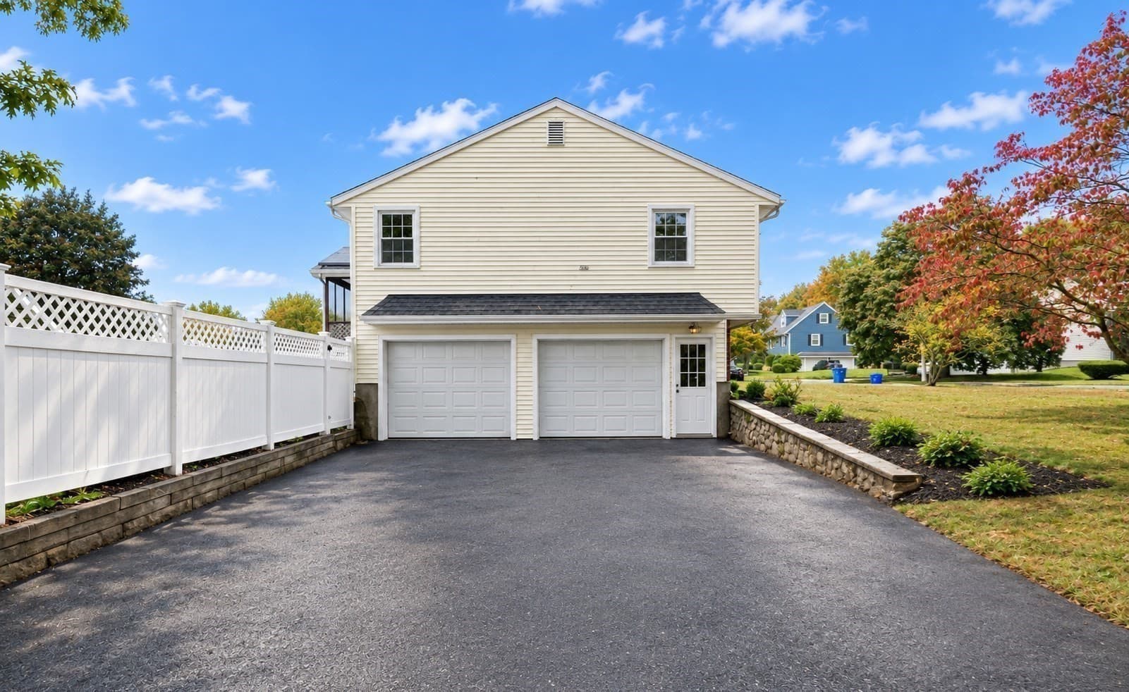 Single Family Residence at 31 Towne Crest Drive, Stoneham MA 02180, Stoneham, photo 3 of 42