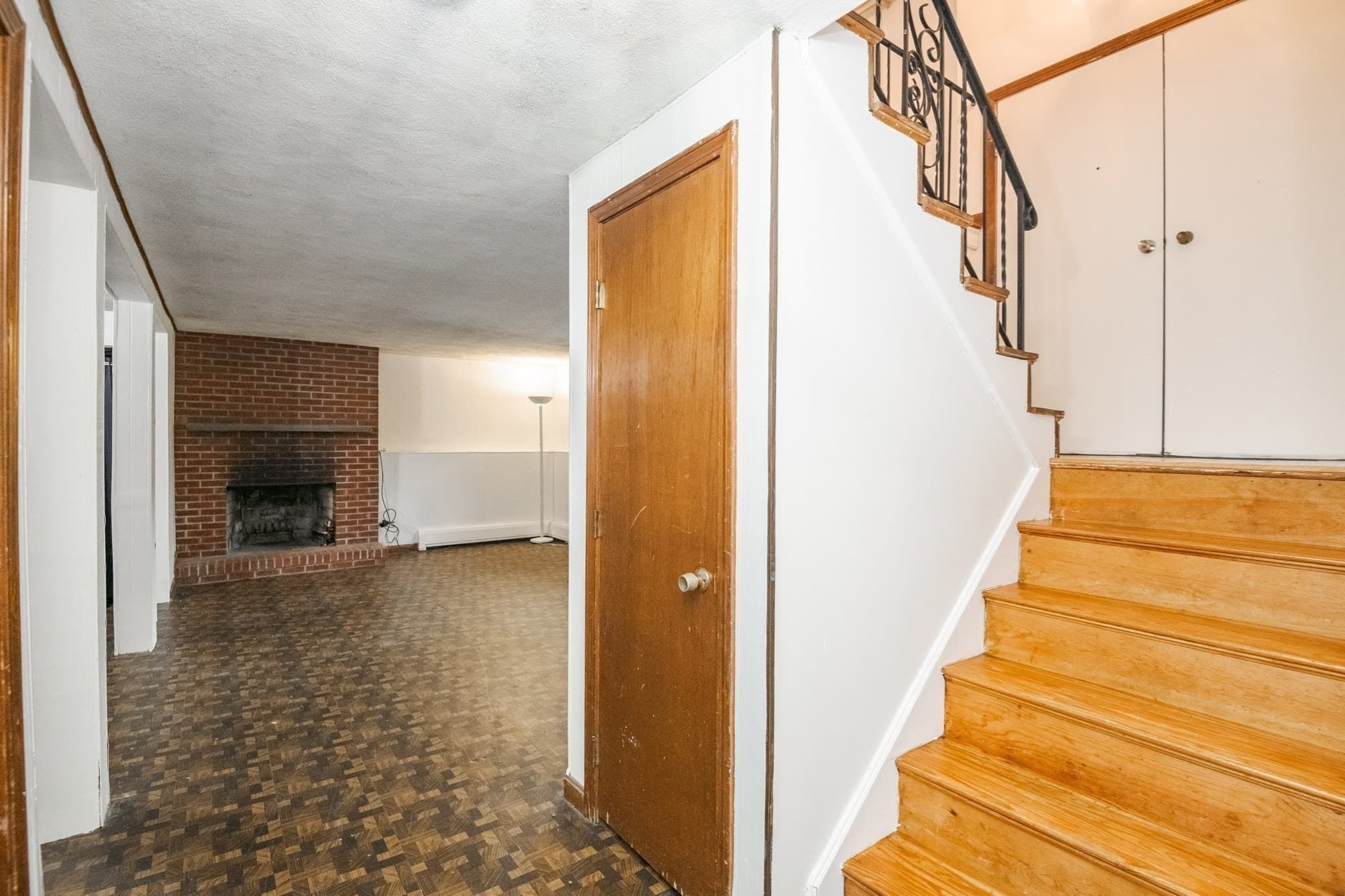 Single Family Residence at 31 Towne Crest Drive, Stoneham MA 02180, Stoneham, photo 25 of 42