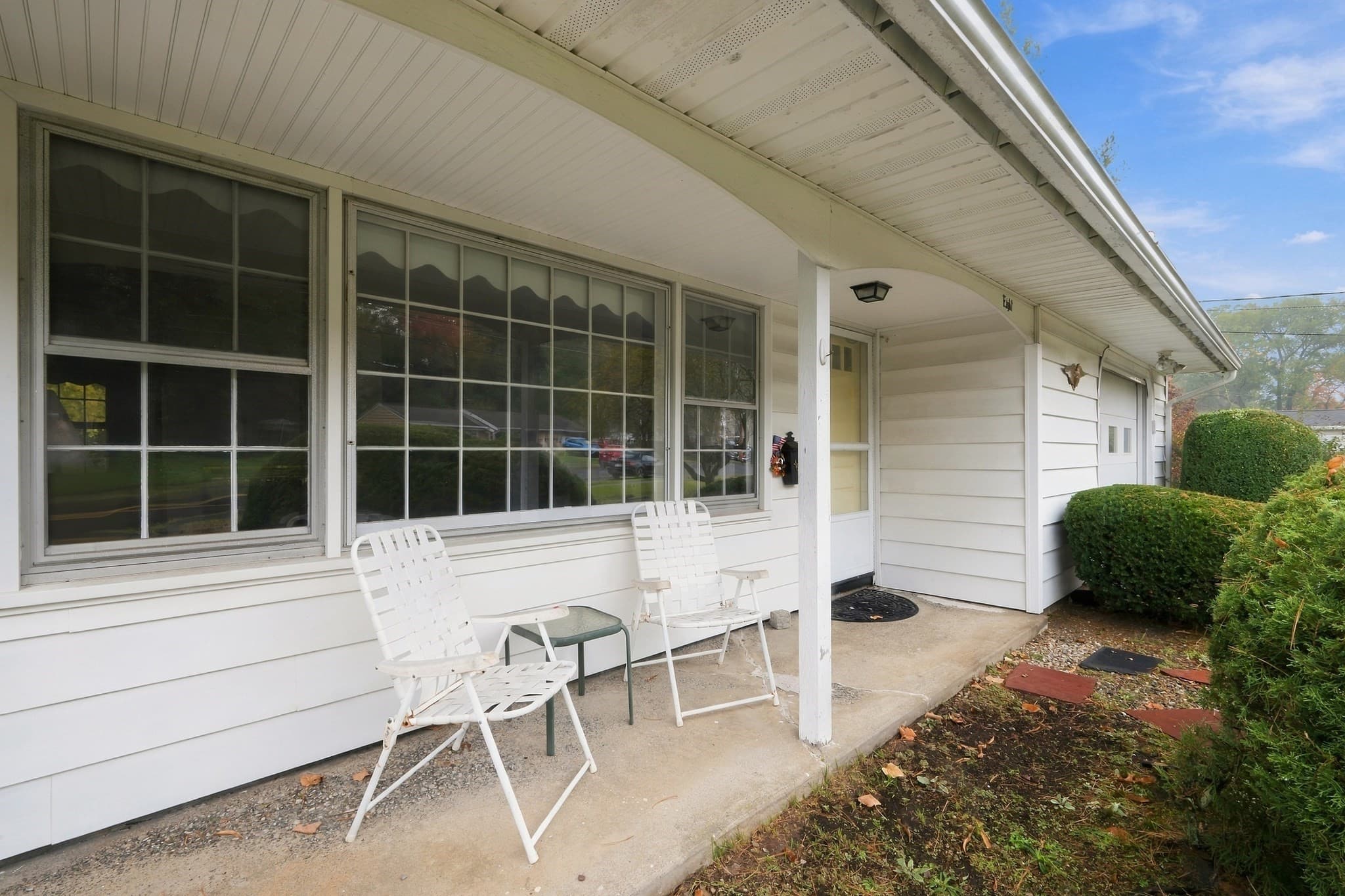 Single Family Residence at 8 Trinity St, Danvers MA 01923, photo 4 of 36