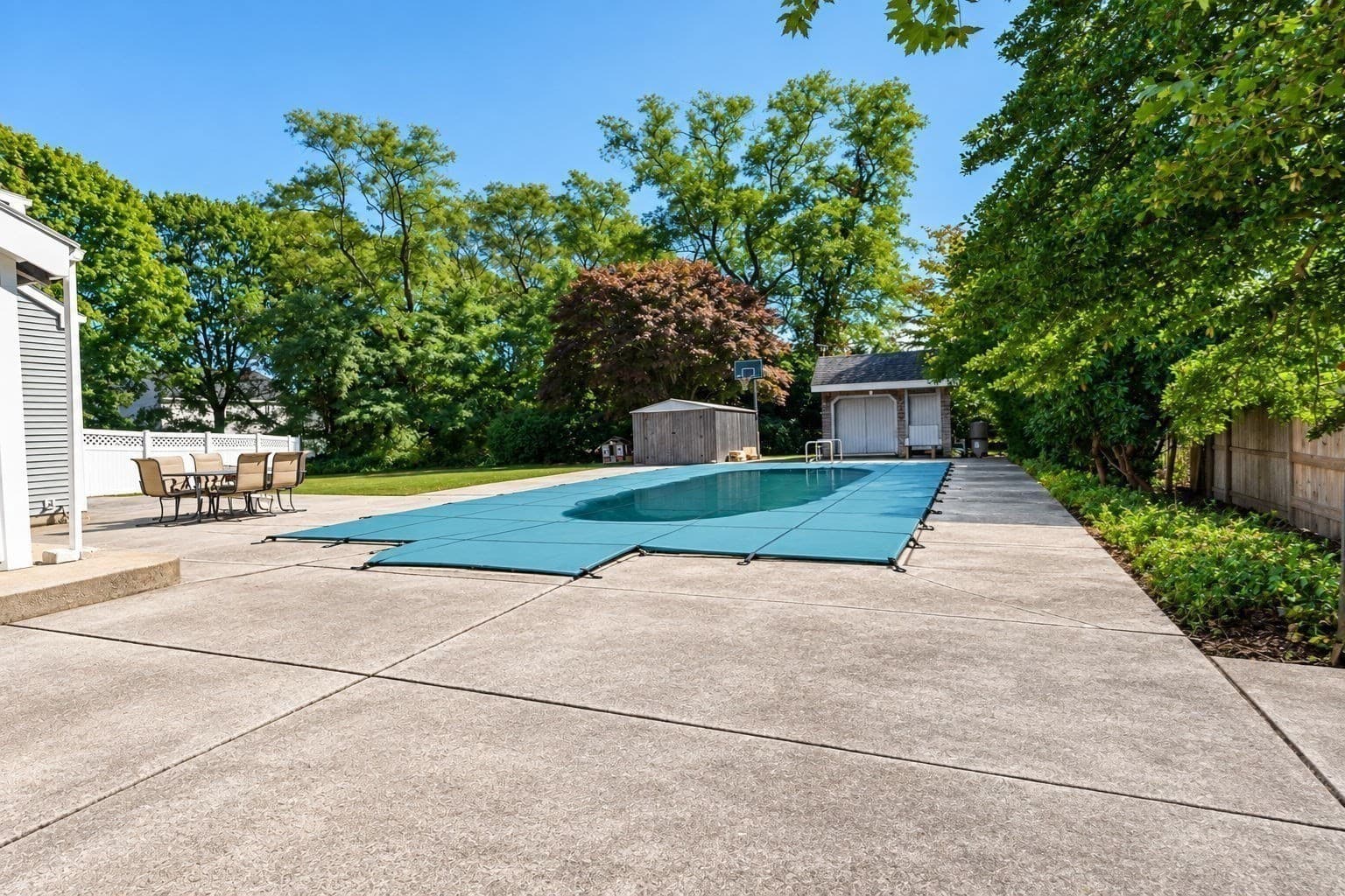 Single Family Residence at 15 Hiller Ave, Fairhaven MA 02719, photo 6 of 26