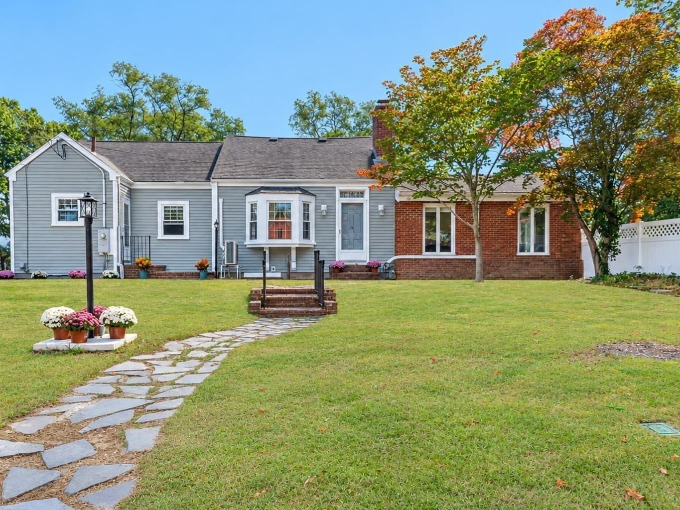 15 Hiller Ave, Fairhaven MA 02719