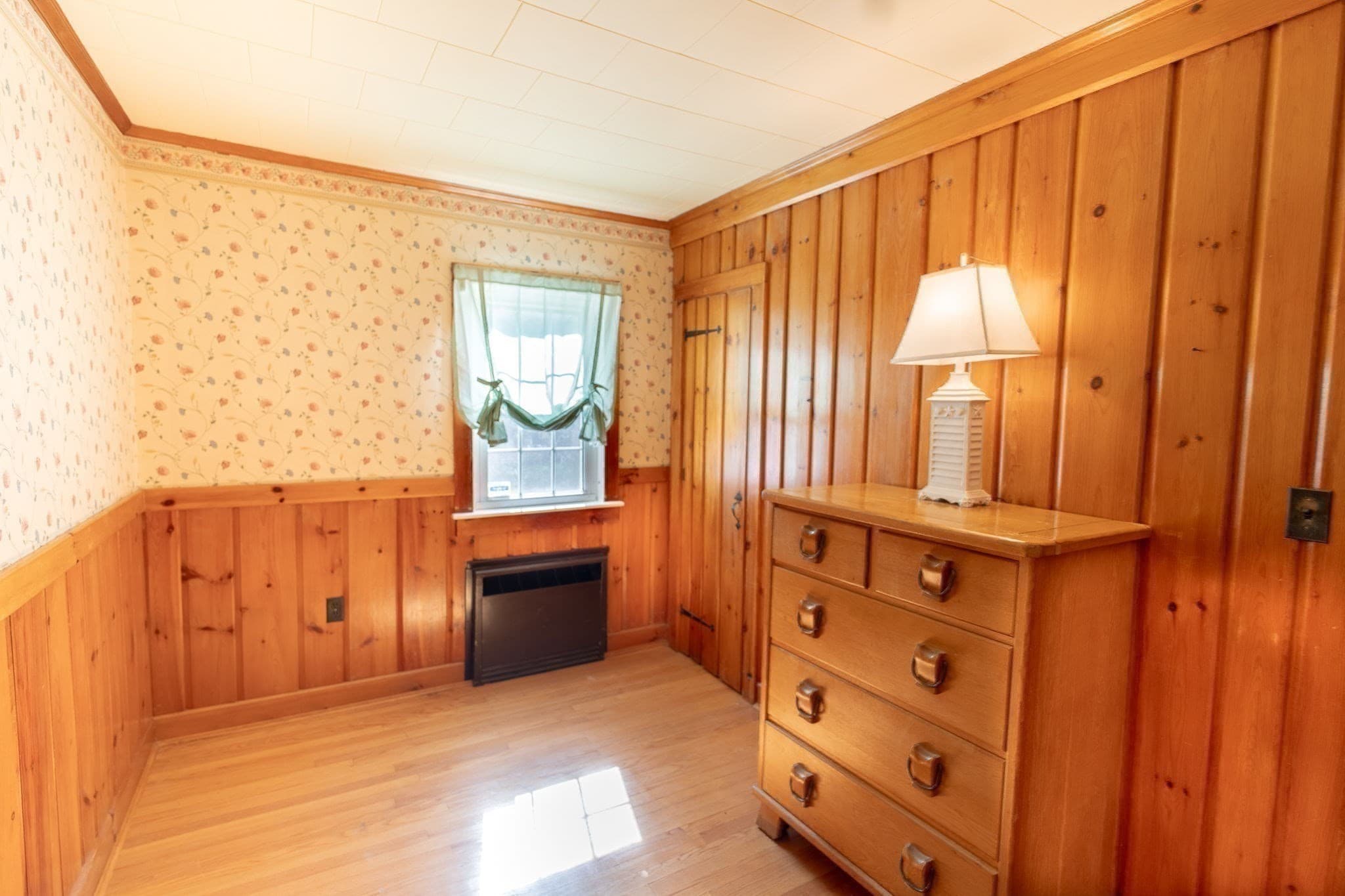 Single Family Residence at 15 Hiller Ave, Fairhaven MA 02719, photo 18 of 26