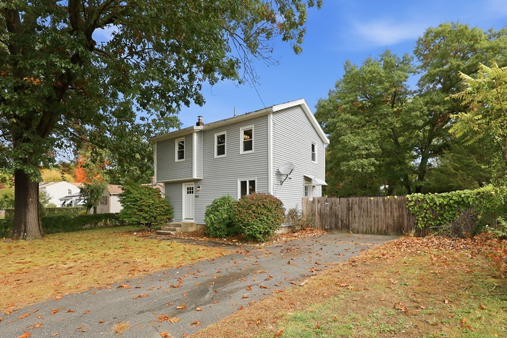 93 Balboa Dr, Springfield MA 01119