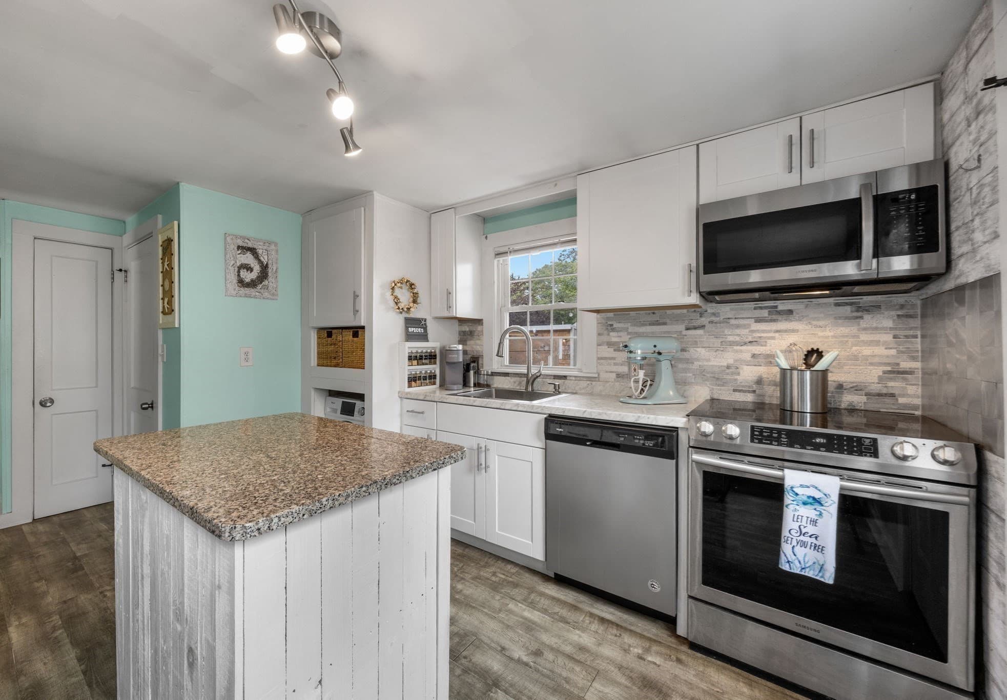 Single Family Residence at 16 Thatcher Rd, Yarmouth MA 02664, Yarmouth, photo 17 of 33
