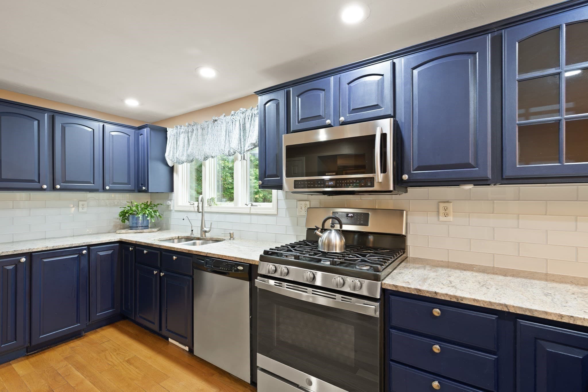 Single Family Residence at 20 Dennison Ct, Stoughton MA 02072, Stoughton, photo 10 of 29