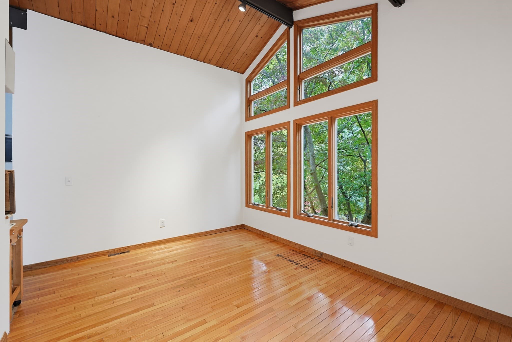 Single Family Residence at 4 Hill St, Medway MA 02053, photo 17 of 37