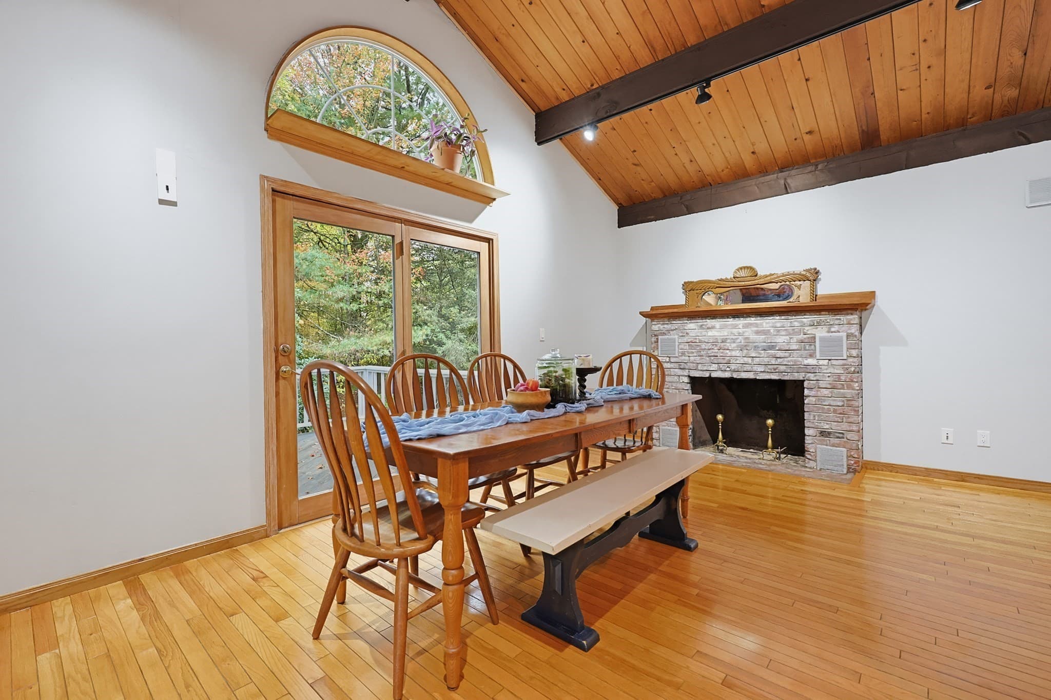 Single Family Residence at 4 Hill St, Medway MA 02053, photo 10 of 37