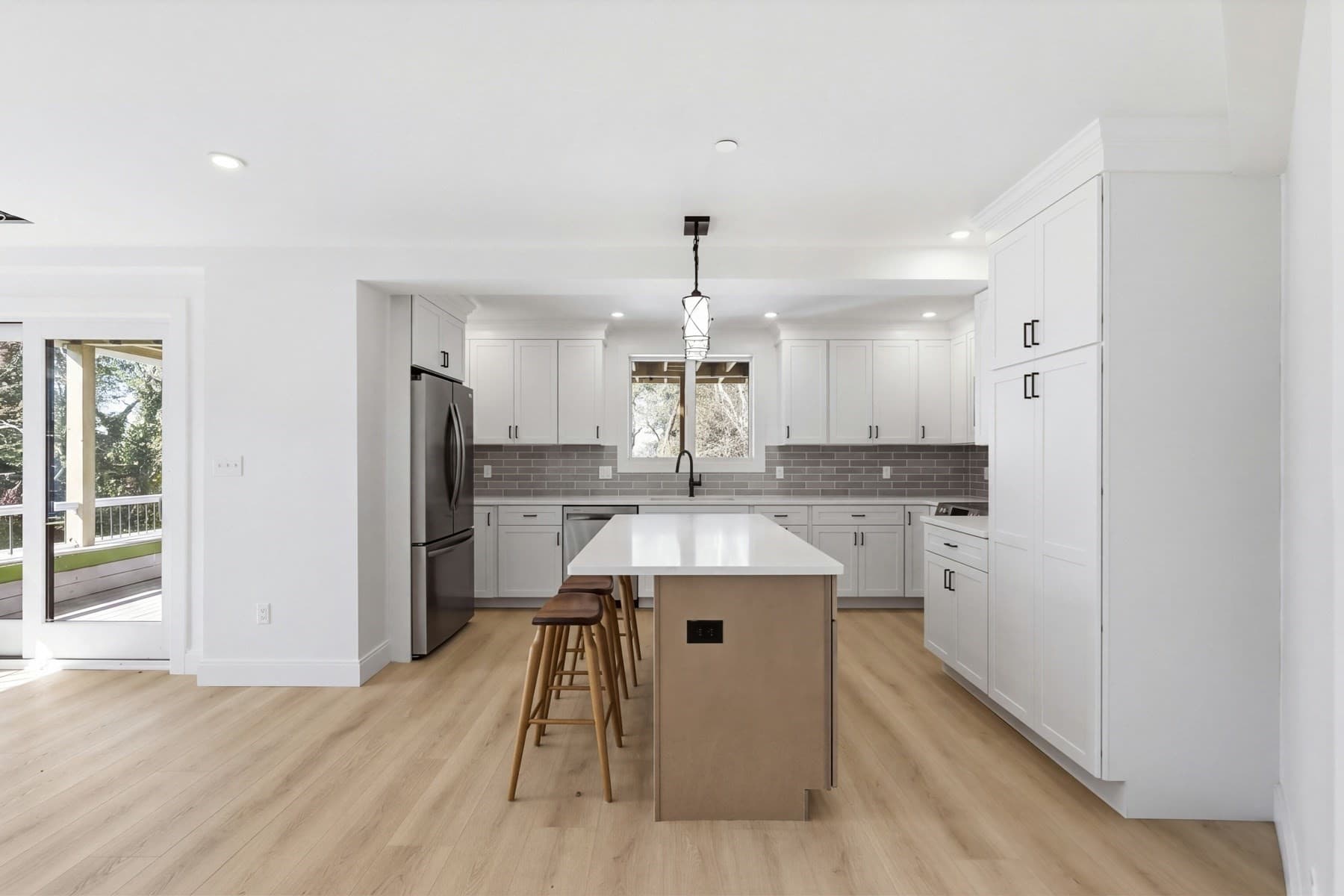 Condominium at 964 Washington St # 2, Gloucester MA 01930, Gloucester, photo 3 of 21