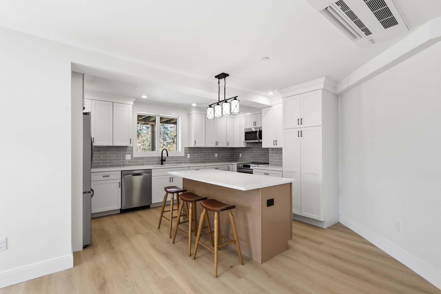 Condominium at 964 Washington St # 2, Gloucester MA 01930, Gloucester, photo 4 of 21