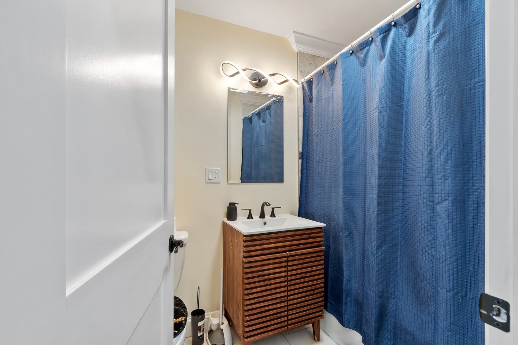 4 Family at 64 Seaver, Boston MA 02119, Boston, photo 12 of 20