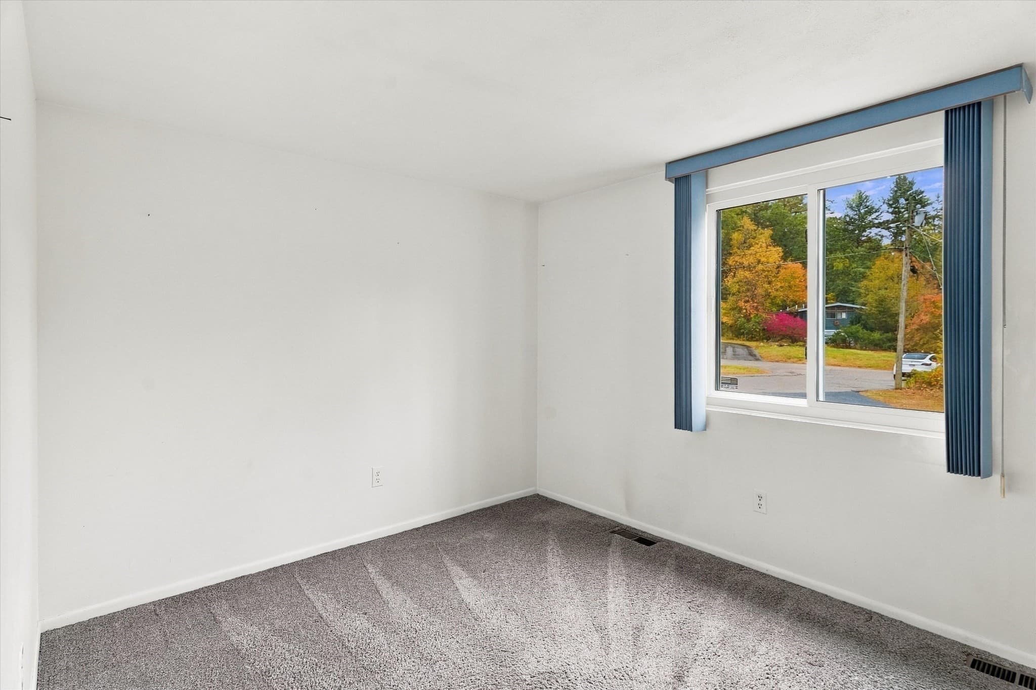 Single Family Residence at 10 Pioneer Circle, Andover MA 01810, Andover, photo 17 of 42