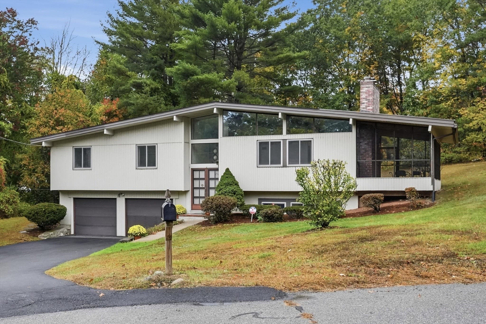 10 Pioneer Circle, Andover MA 01810
