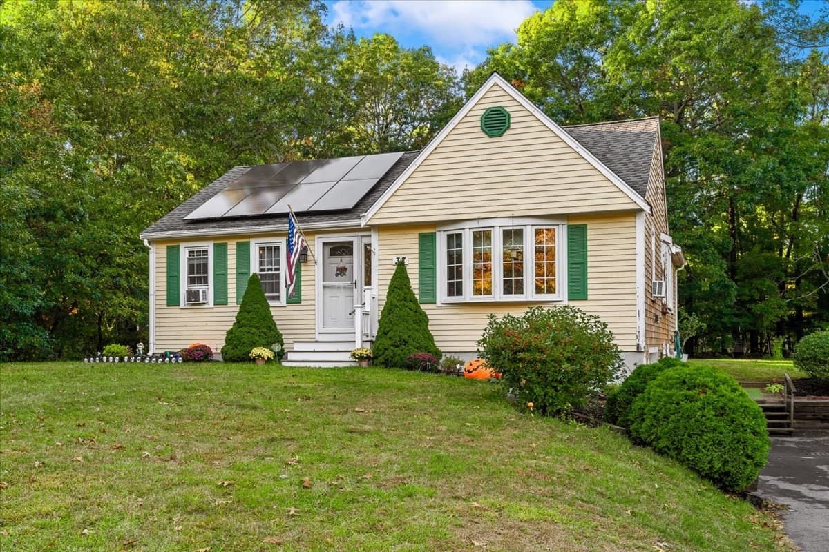 Single Family Residence at 37 Donna Dr, Plymouth MA 02360, photo 2 of 32