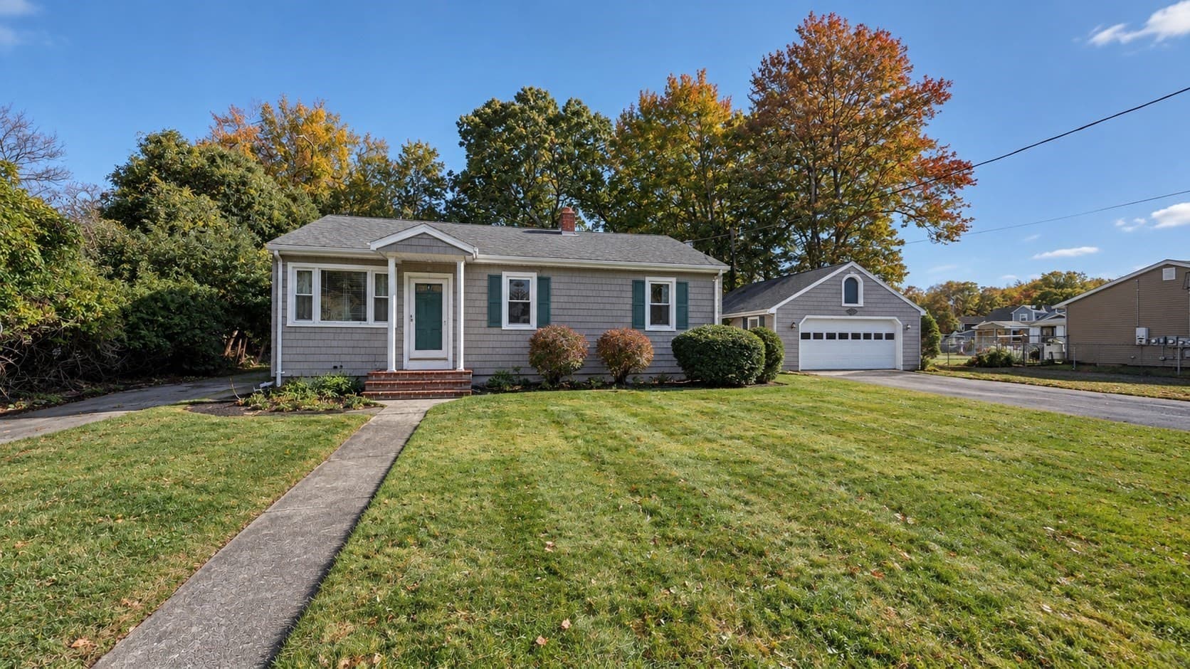 16 Clinton St, Dartmouth MA 02748