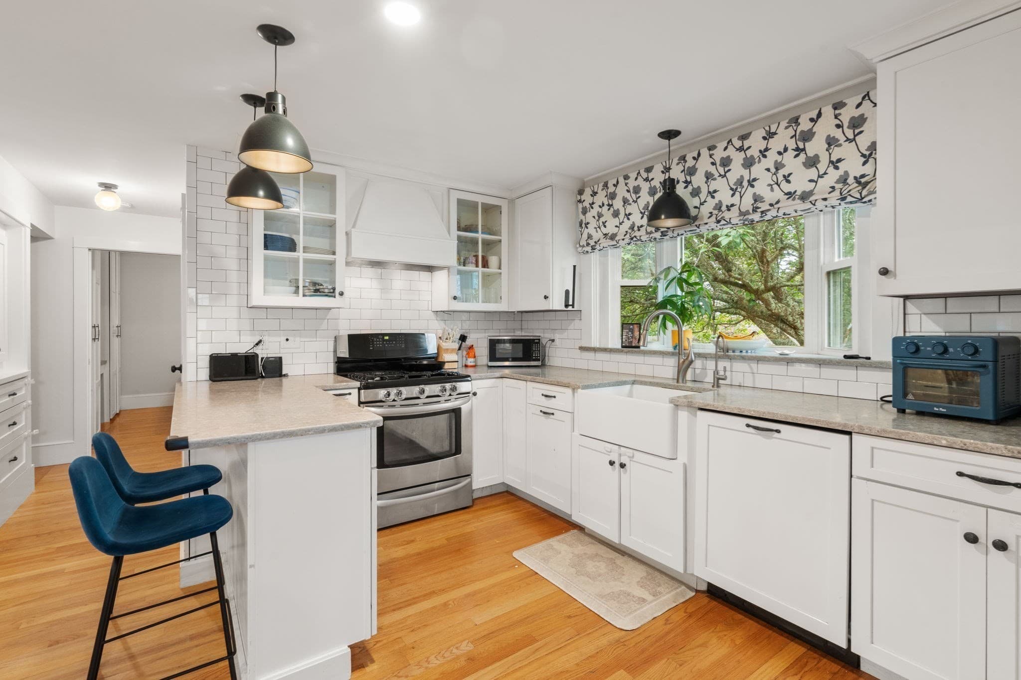 Single Family Residence at 519 Kirby Street, New Bedford MA 02740, photo 12 of 37