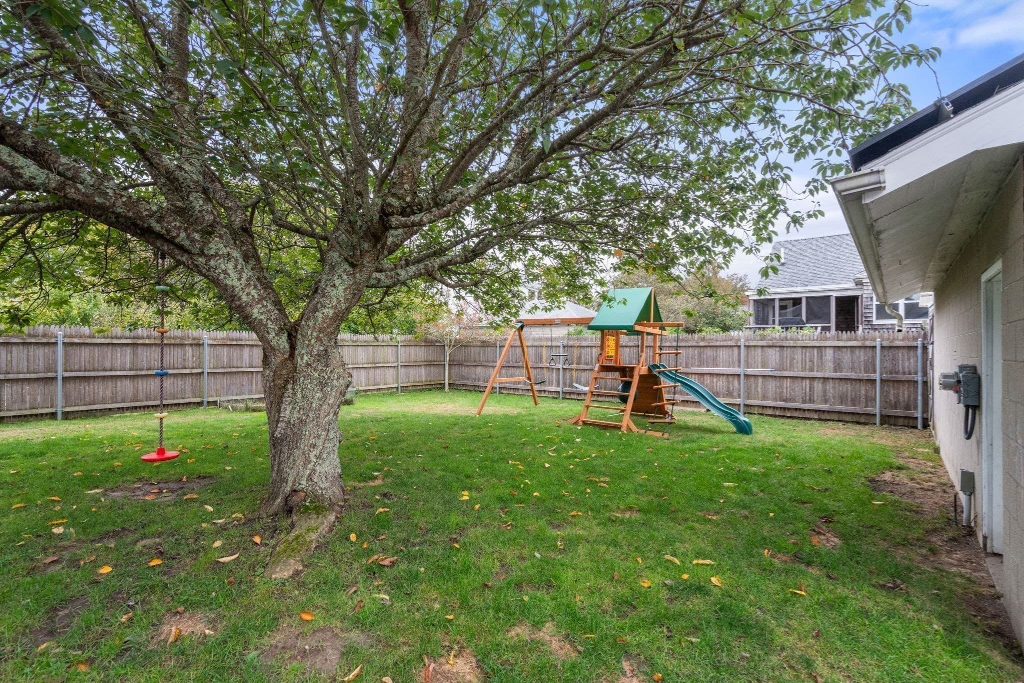 Single Family Residence at 519 Kirby Street, New Bedford MA 02740, photo 31 of 37