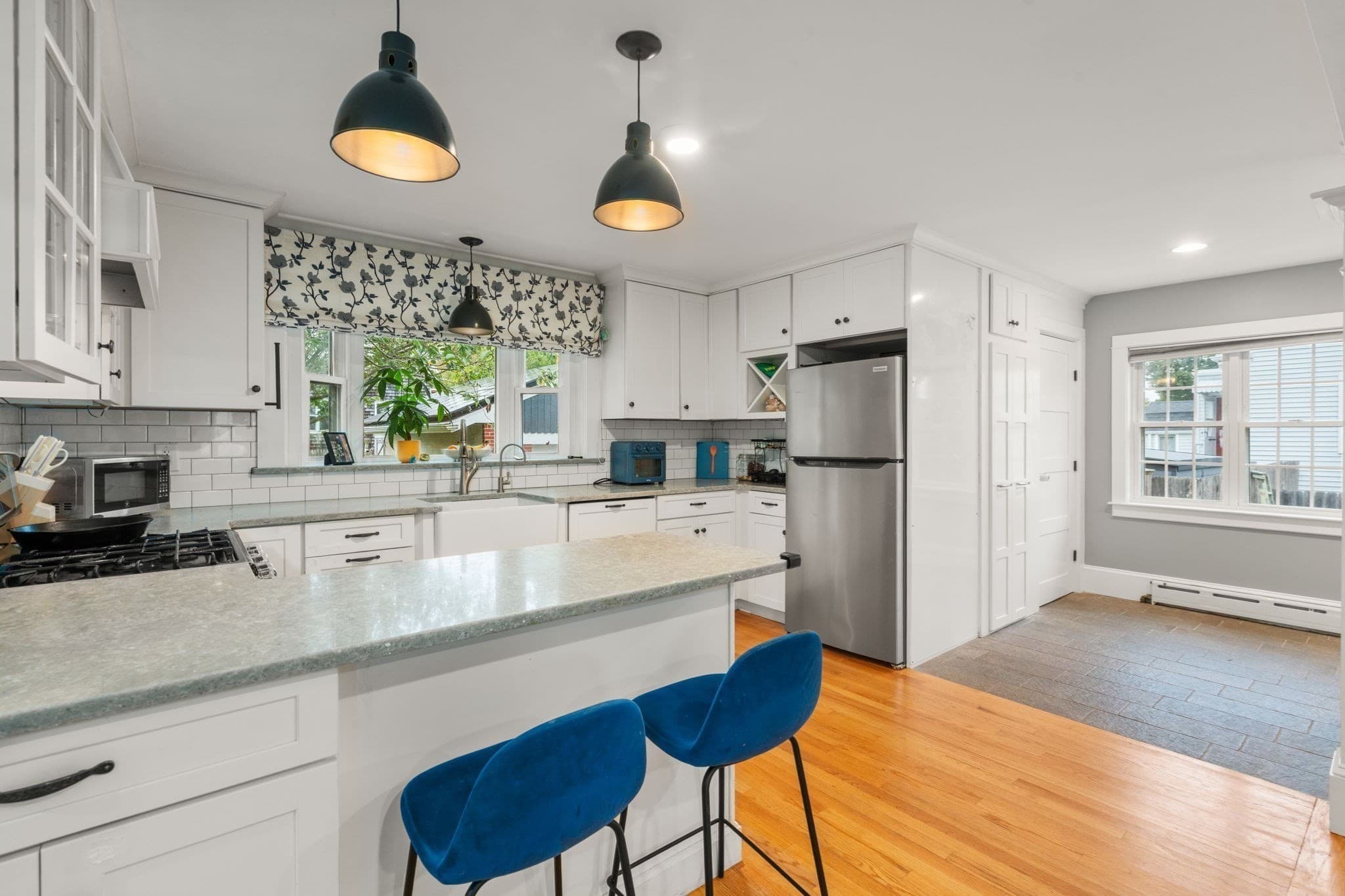 Single Family Residence at 519 Kirby Street, New Bedford MA 02740, photo 8 of 37