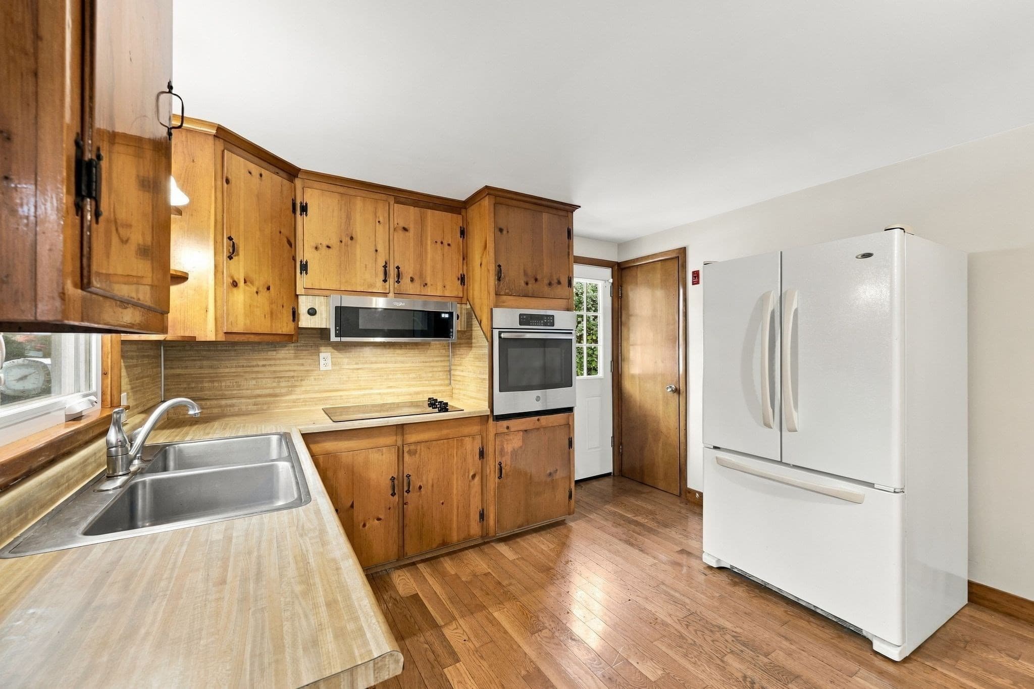 Single Family Residence at 110 Bridge Rd, Northampton MA 01062, photo 13 of 42