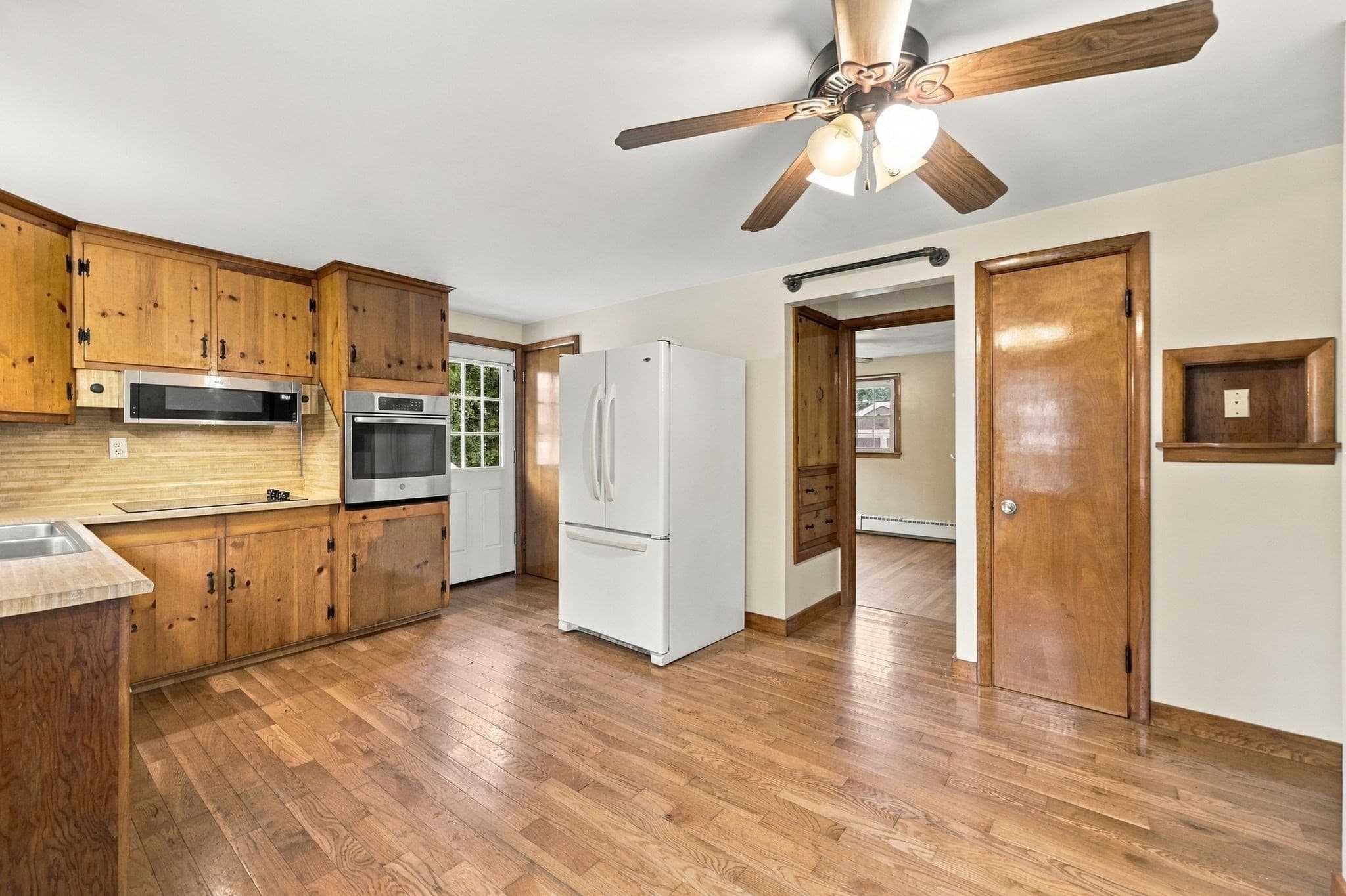 Single Family Residence at 110 Bridge Rd, Northampton MA 01062, photo 9 of 42