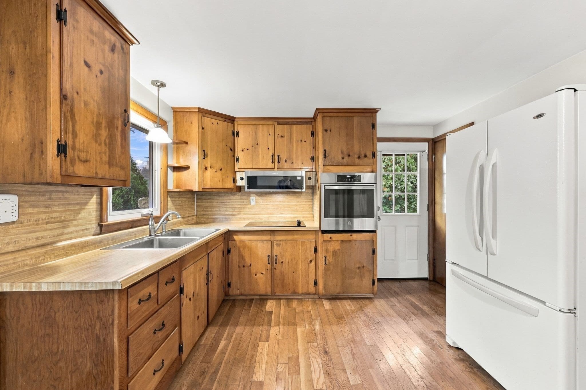 Single Family Residence at 110 Bridge Rd, Northampton MA 01062, photo 11 of 42