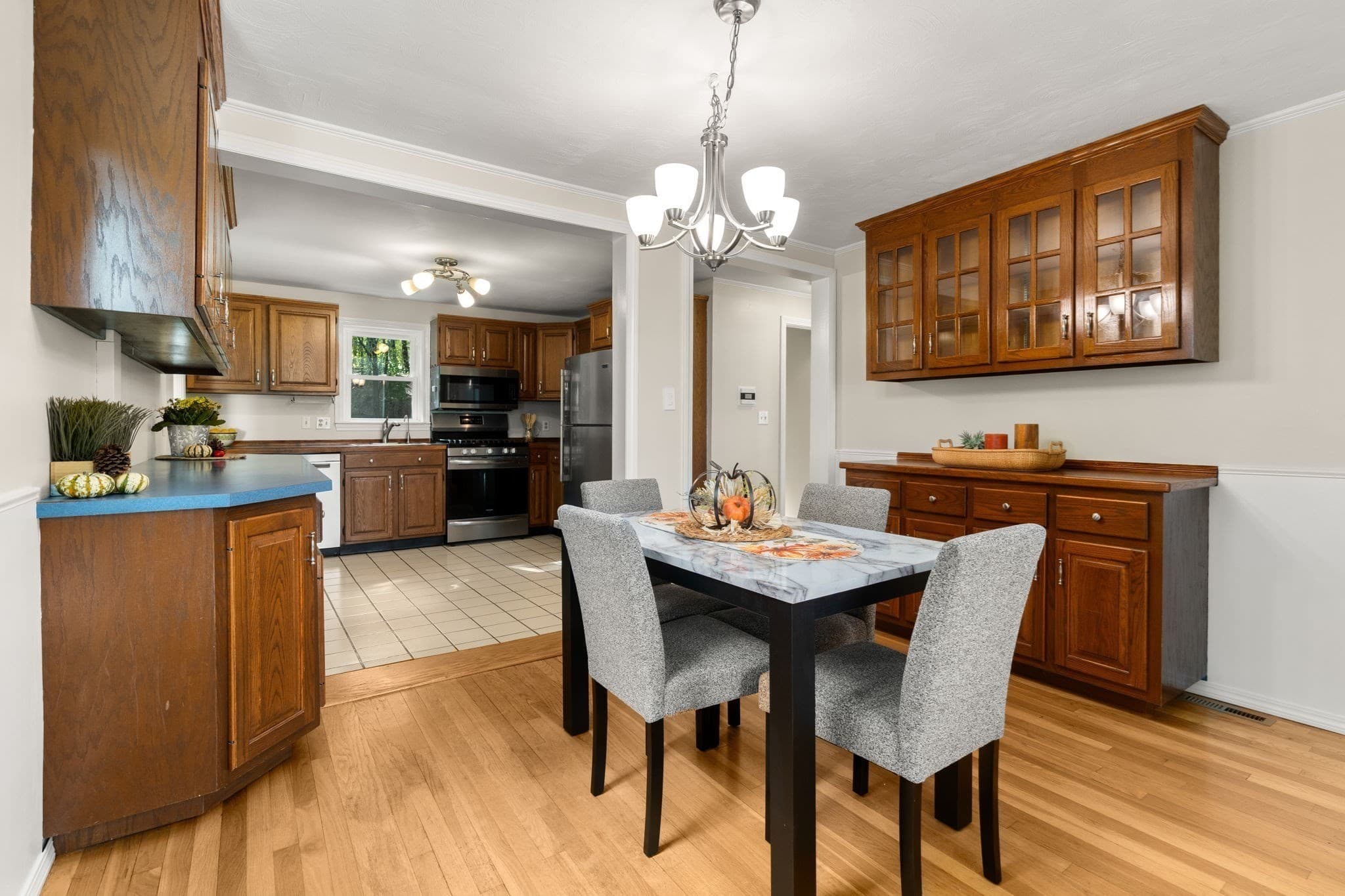 Single Family Residence at 508 Oak St, Franklin MA 02038, Franklin, photo 3 of 31