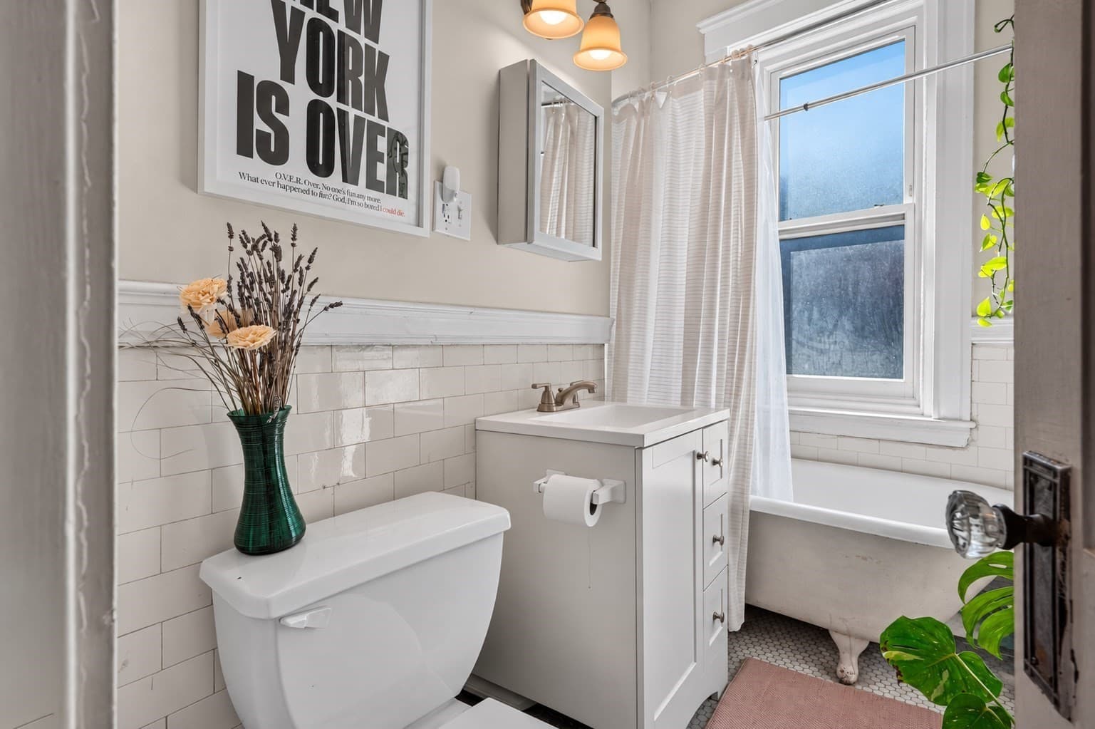 Condominium at 1576 Commonwealth Avenue # 1, Boston MA 02135, Boston, photo 4 of 13