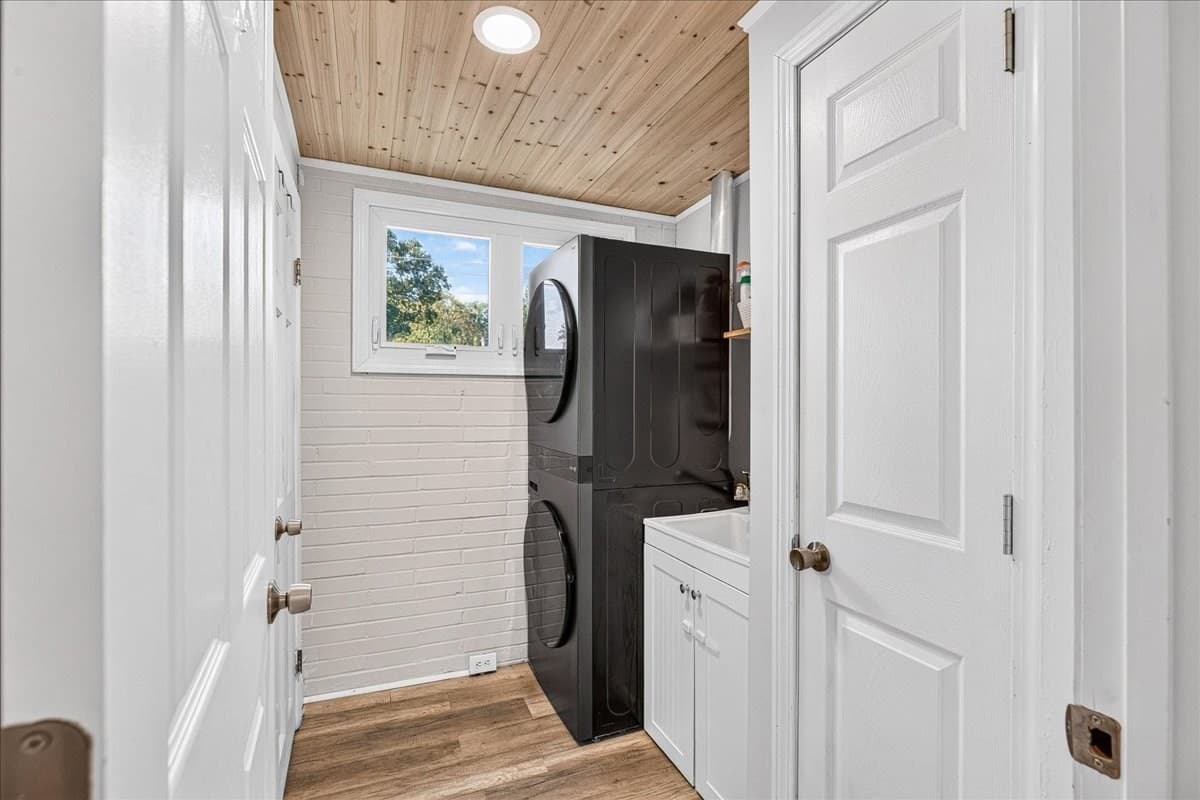 Single Family Residence at 61 Damon Avenue, Holbrook MA 02343, Holbrook, photo 11 of 29