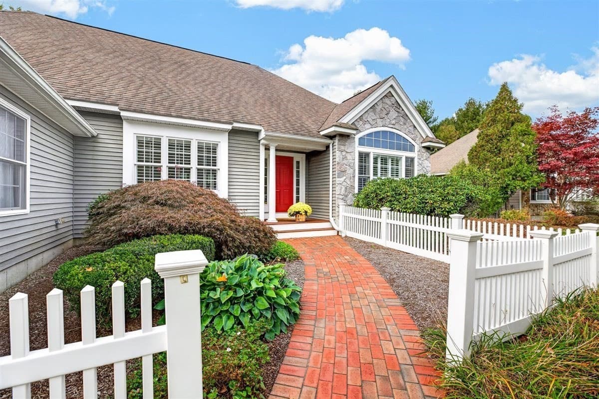 Condominium at 22 Silver Brook Ln # 22, Norwell MA 02061, photo 31 of 35