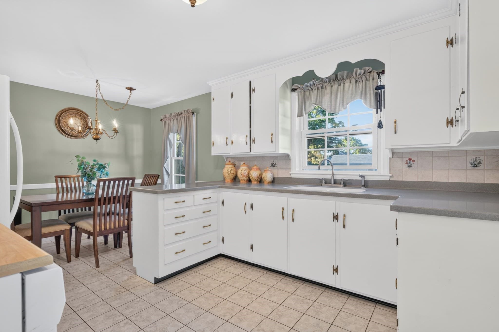 Single Family Residence at 68 Harman Ave, Seekonk MA 02771, photo 10 of 29