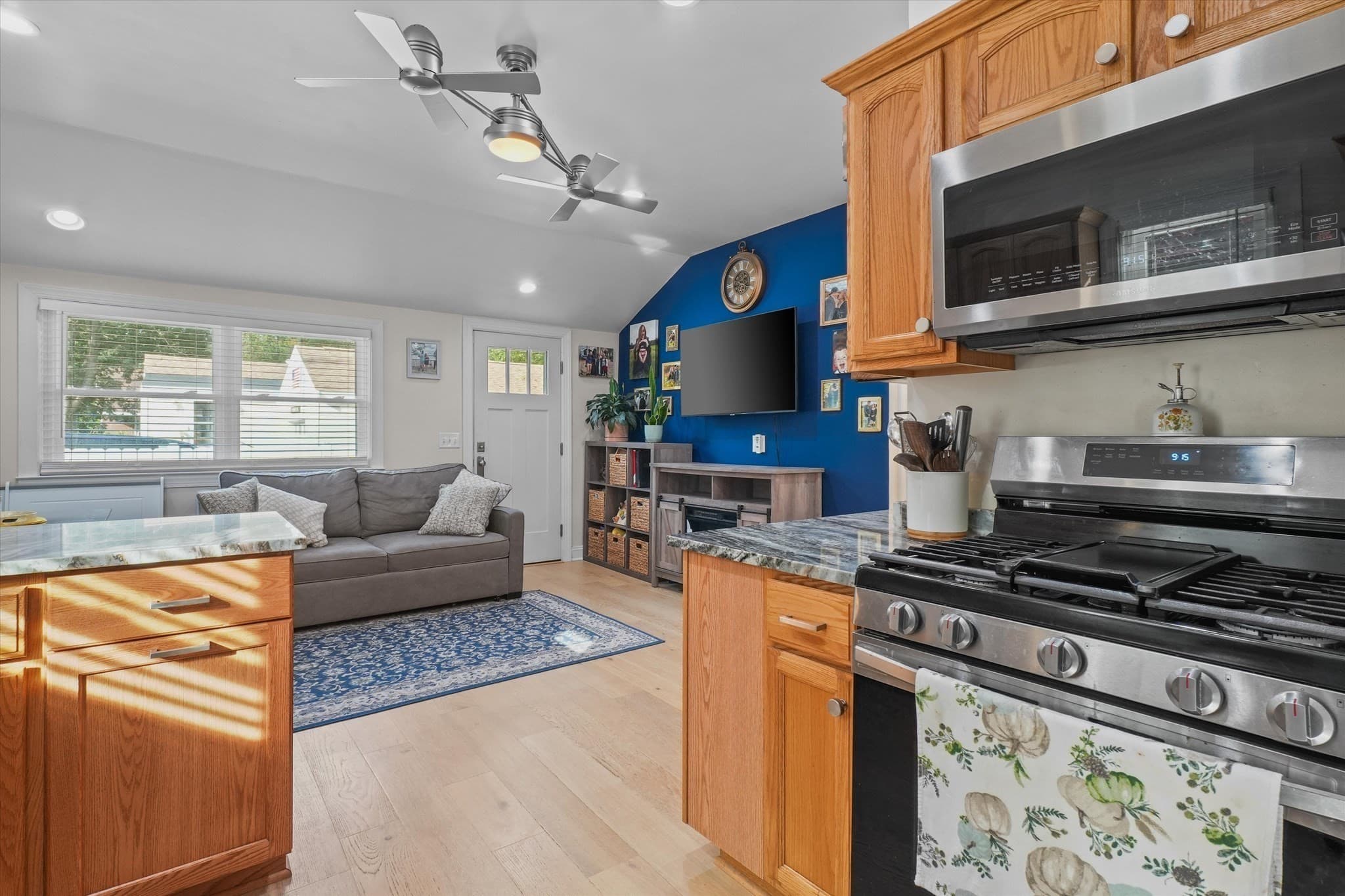 Single Family Residence at 2 Burnside Lane, Merrimac MA 01860, photo 7 of 42