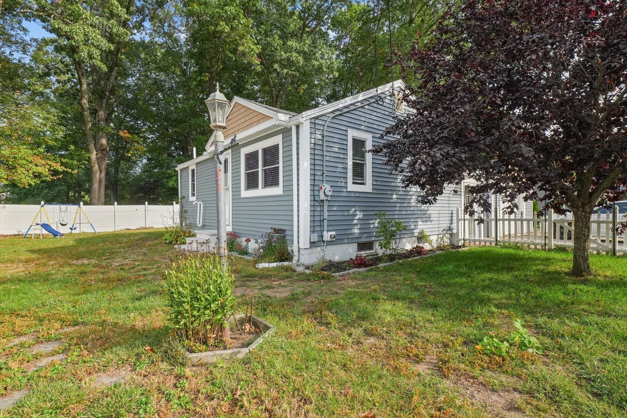 Single Family Residence at 2 Burnside Lane, Merrimac MA 01860, photo 35 of 42