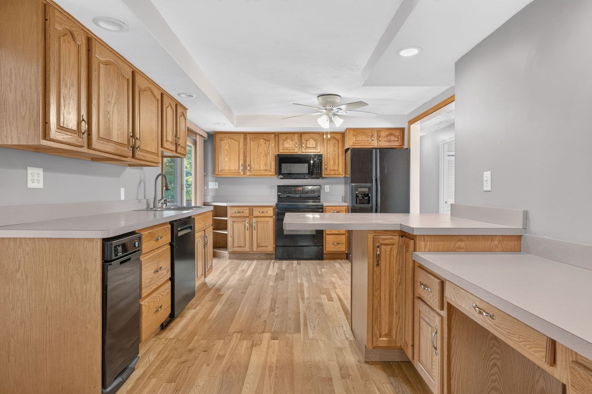 Single Family Residence at 94 Green Drive, North Attleboro MA 02760, photo 5 of 42