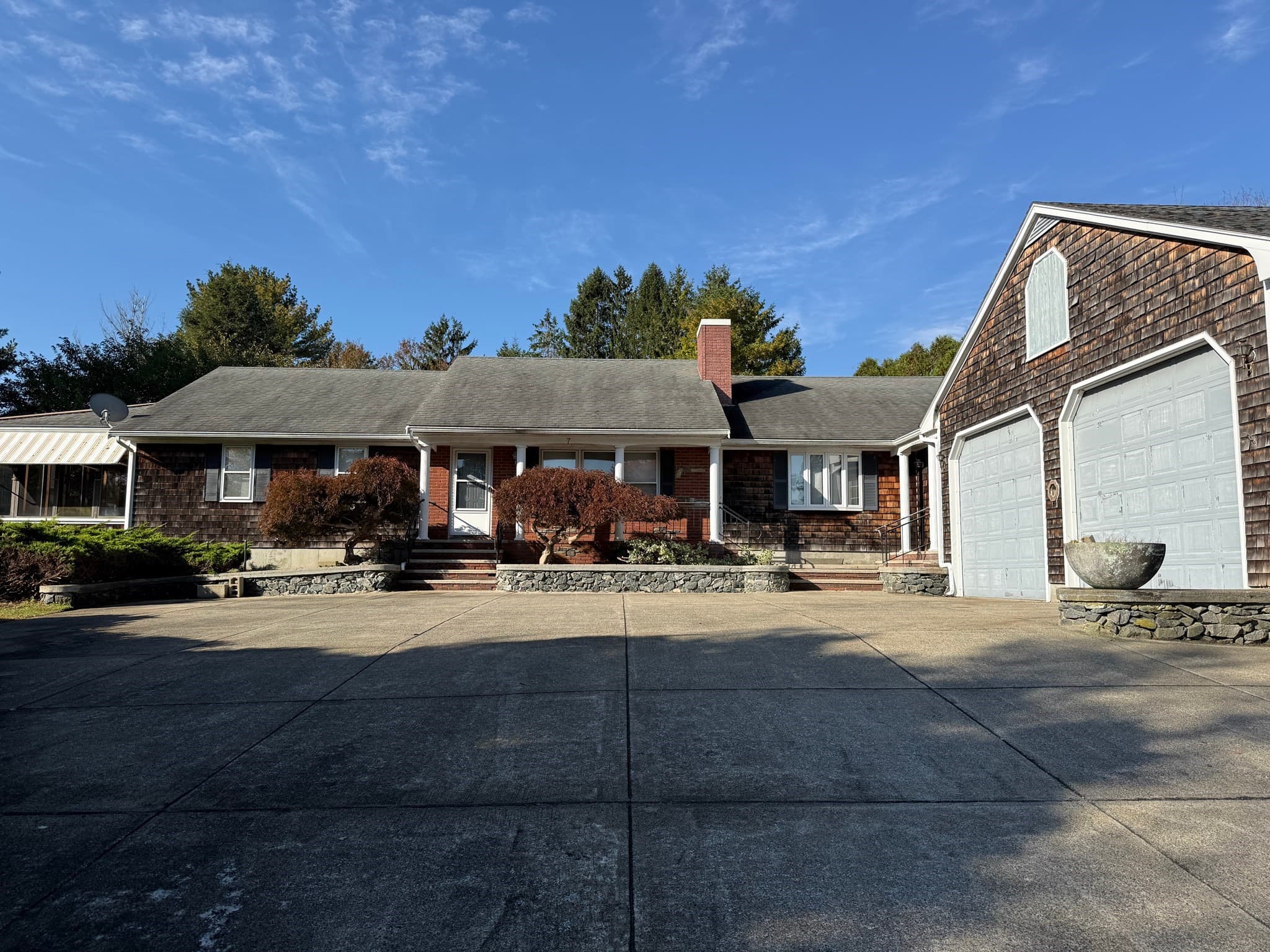 Single Family Residence at 7 Fallon Dr, Westport MA 02790, photo 2 of 40