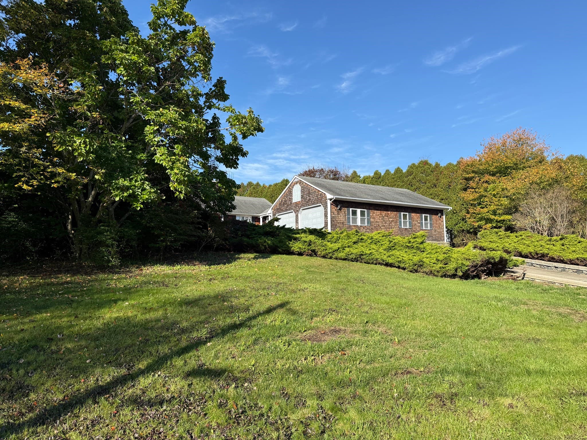 Single Family Residence at 7 Fallon Dr, Westport MA 02790, photo 5 of 40