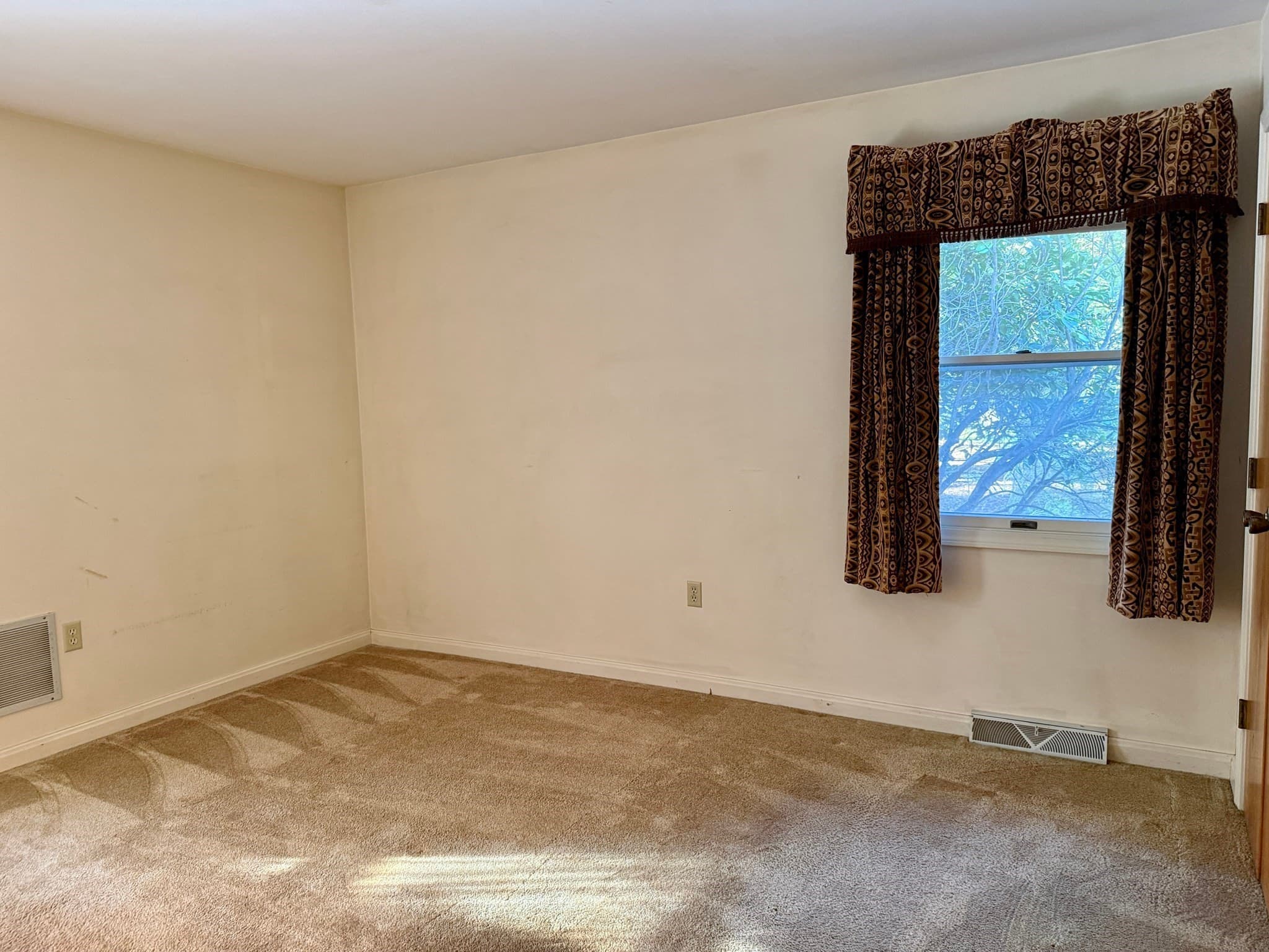 Single Family Residence at 7 Fallon Dr, Westport MA 02790, photo 30 of 40