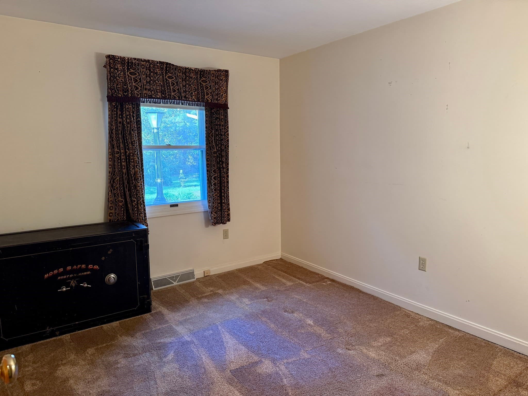 Single Family Residence at 7 Fallon Dr, Westport MA 02790, photo 29 of 40