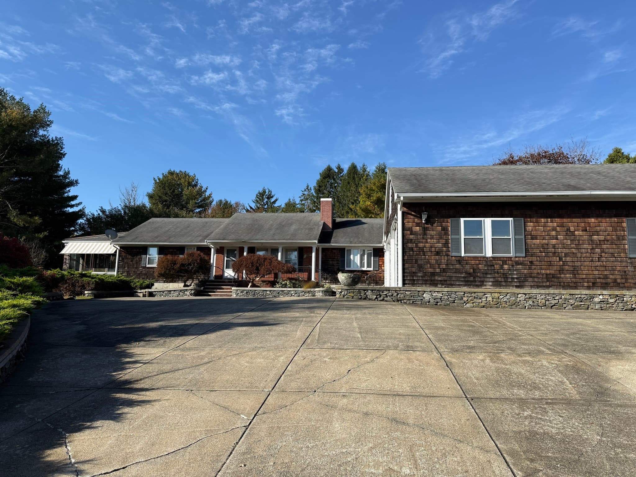 Single Family Residence at 7 Fallon Dr, Westport MA 02790, photo 4 of 40