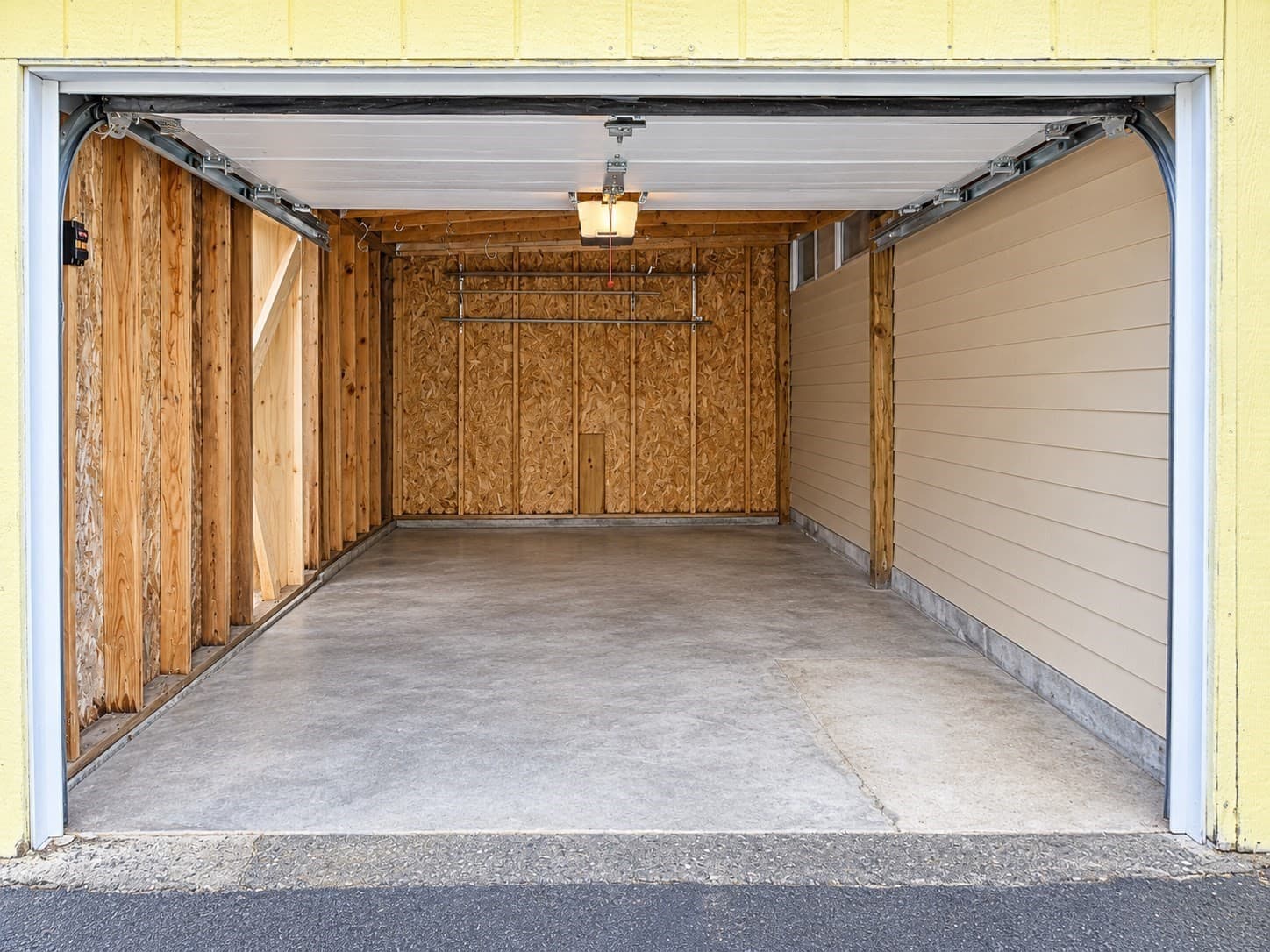 Single Family Residence at 5 Branch St, Worcester MA 01604, photo 7 of 42