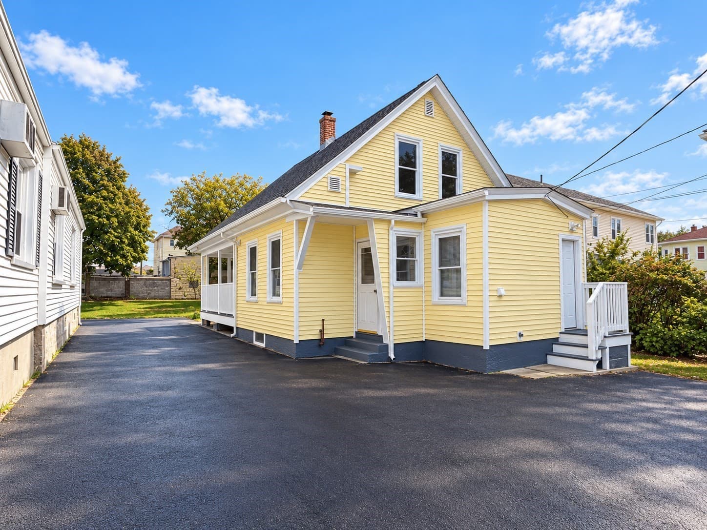 Single Family Residence at 5 Branch St, Worcester MA 01604, photo 3 of 42