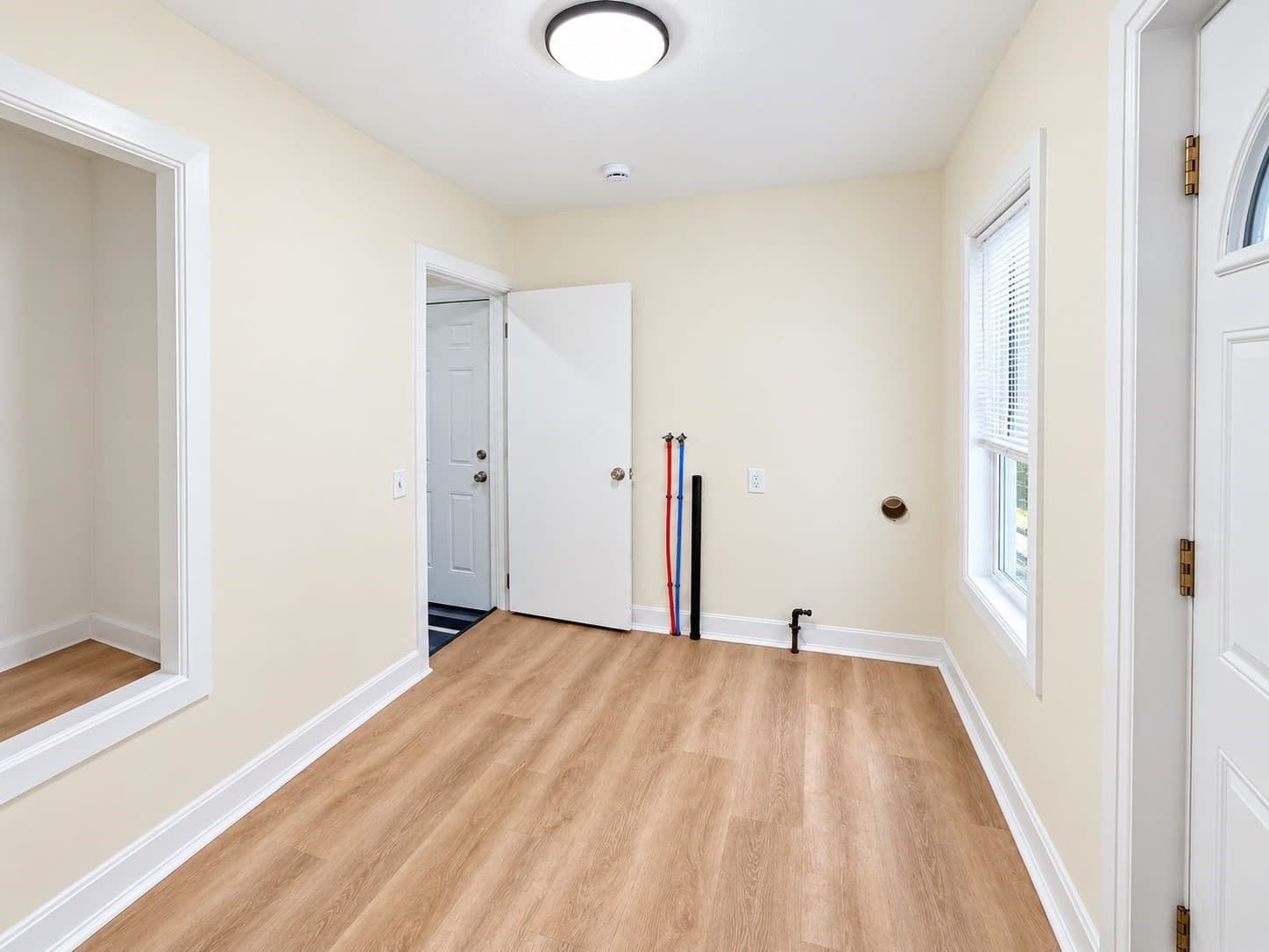 Single Family Residence at 5 Branch St, Worcester MA 01604, photo 11 of 42