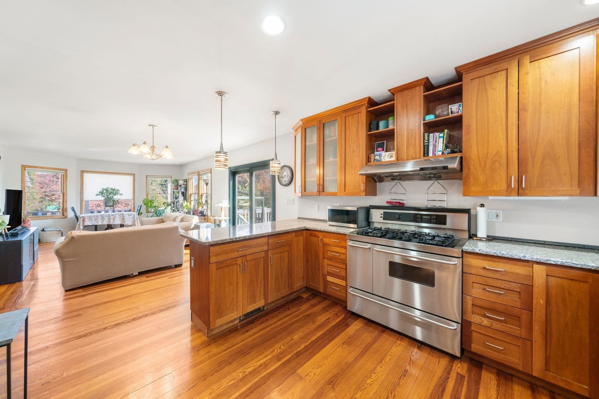 Single Family Residence at 17 Connecticut Ave, Blackstone MA 01504, photo 5 of 33